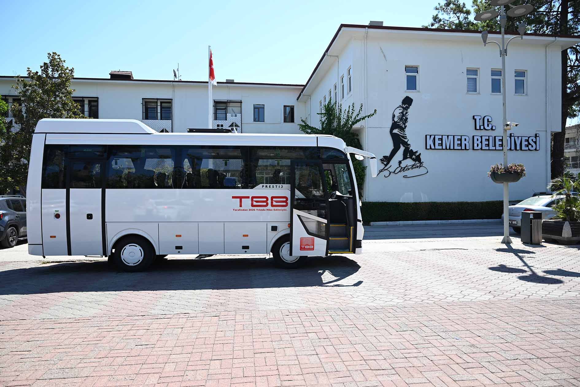 Kemer Belediyesi Sporculara Yeni Otobüs Aldı (5)