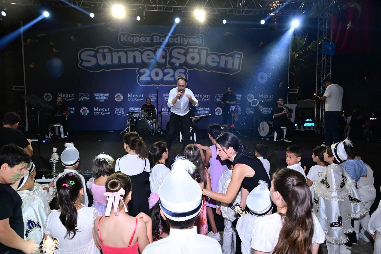 Kepez Belediyesi Ailelerin Yanında (2)