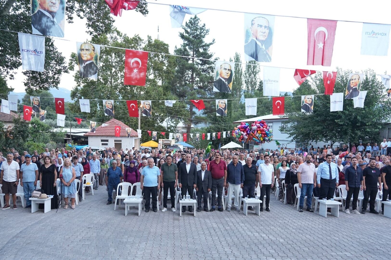 Konyaaltı Belediye Başkanı Cem Kotan Pişen Fasulyeleri Dağıttı (5)