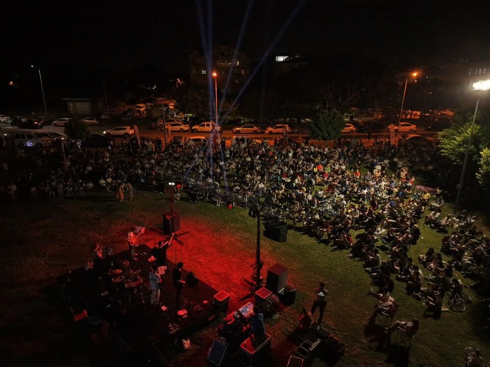 Manavgat’ta Müziği Duyan Sandalyesini Kaptı (3)