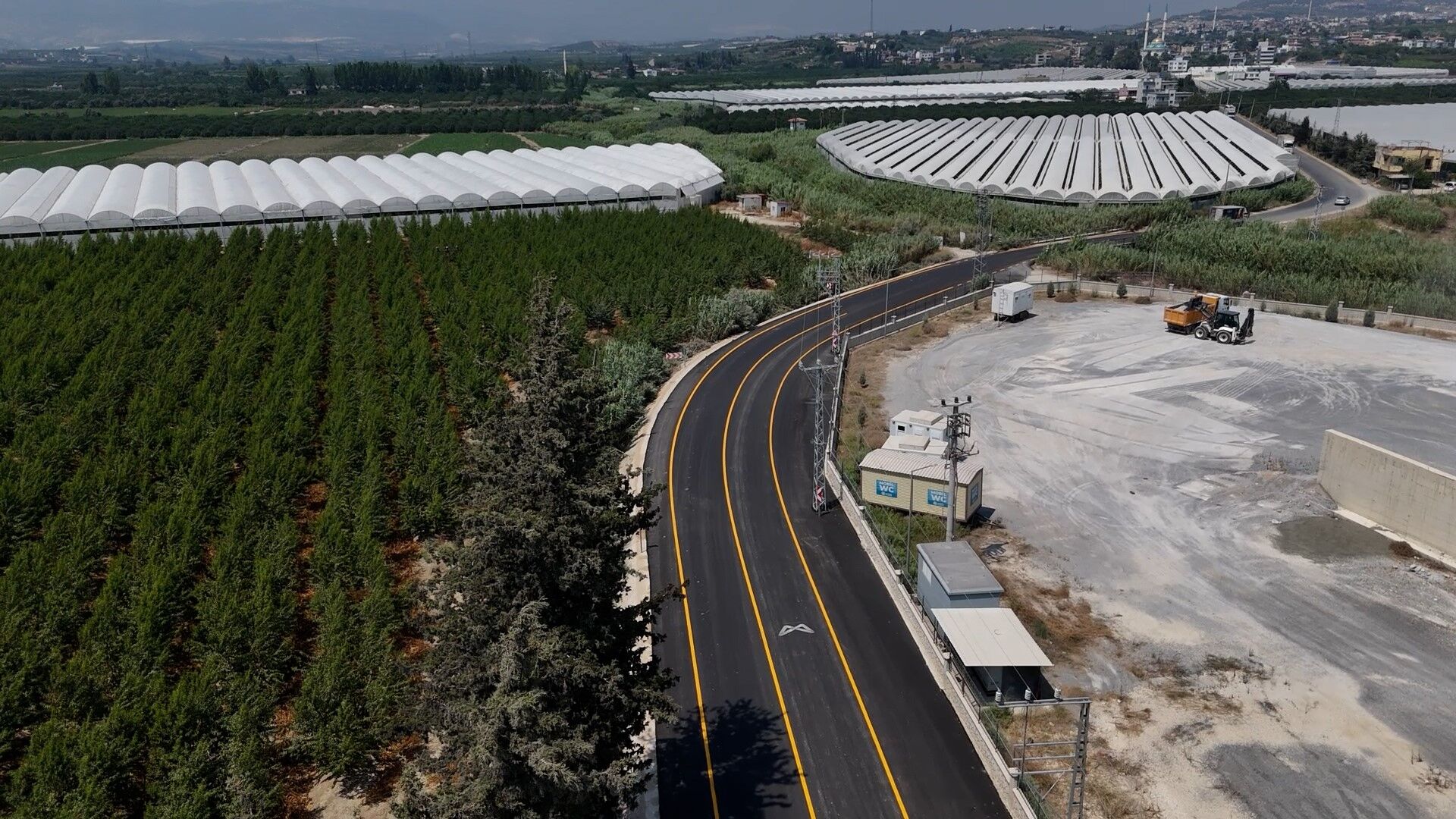 Mersin’de 4 Mahallenin Ortak Yolu Yenilendi (2)
