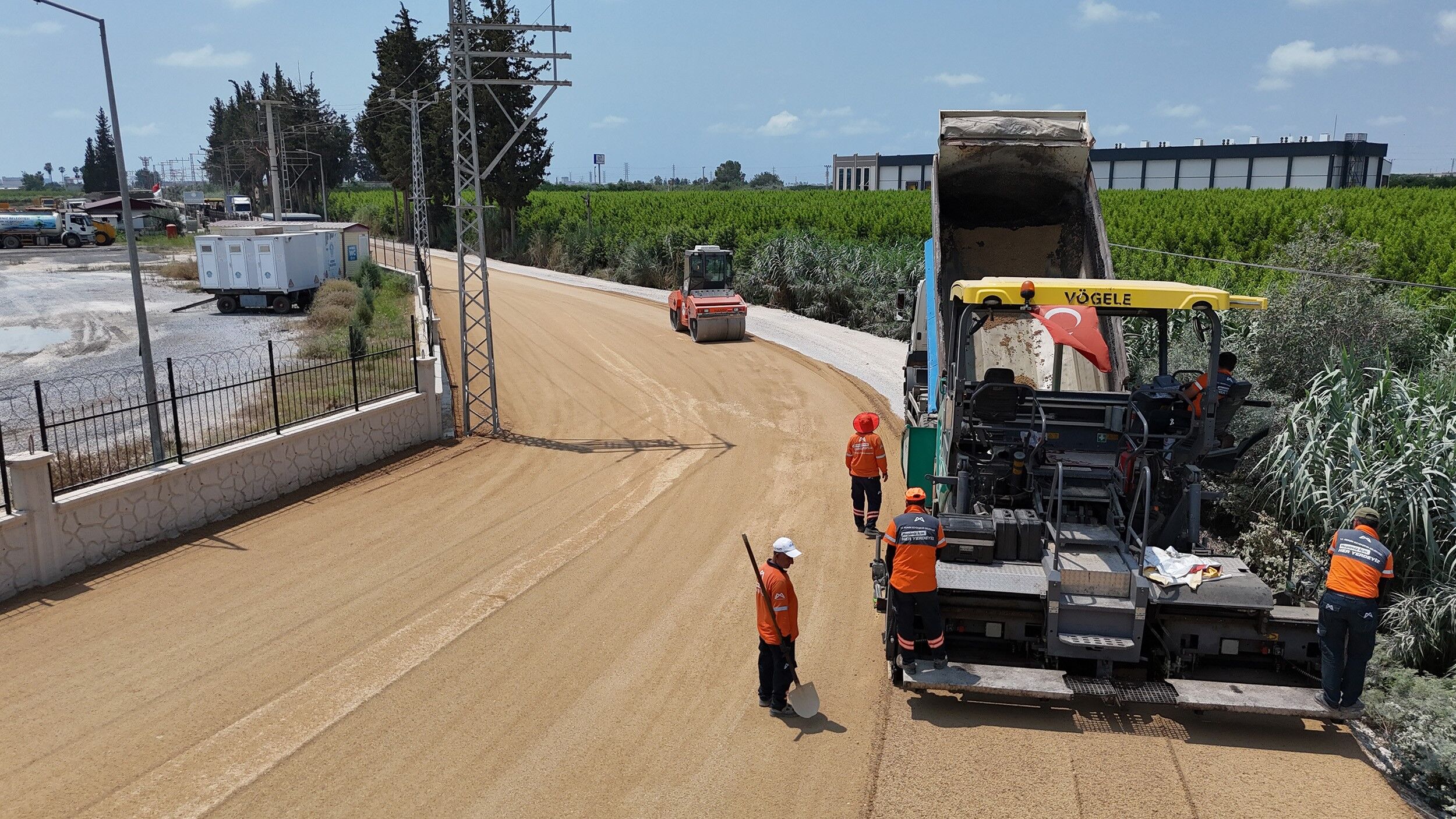 Mersin’de 4 Mahallenin Ortak Yolu Yenilendi (3)