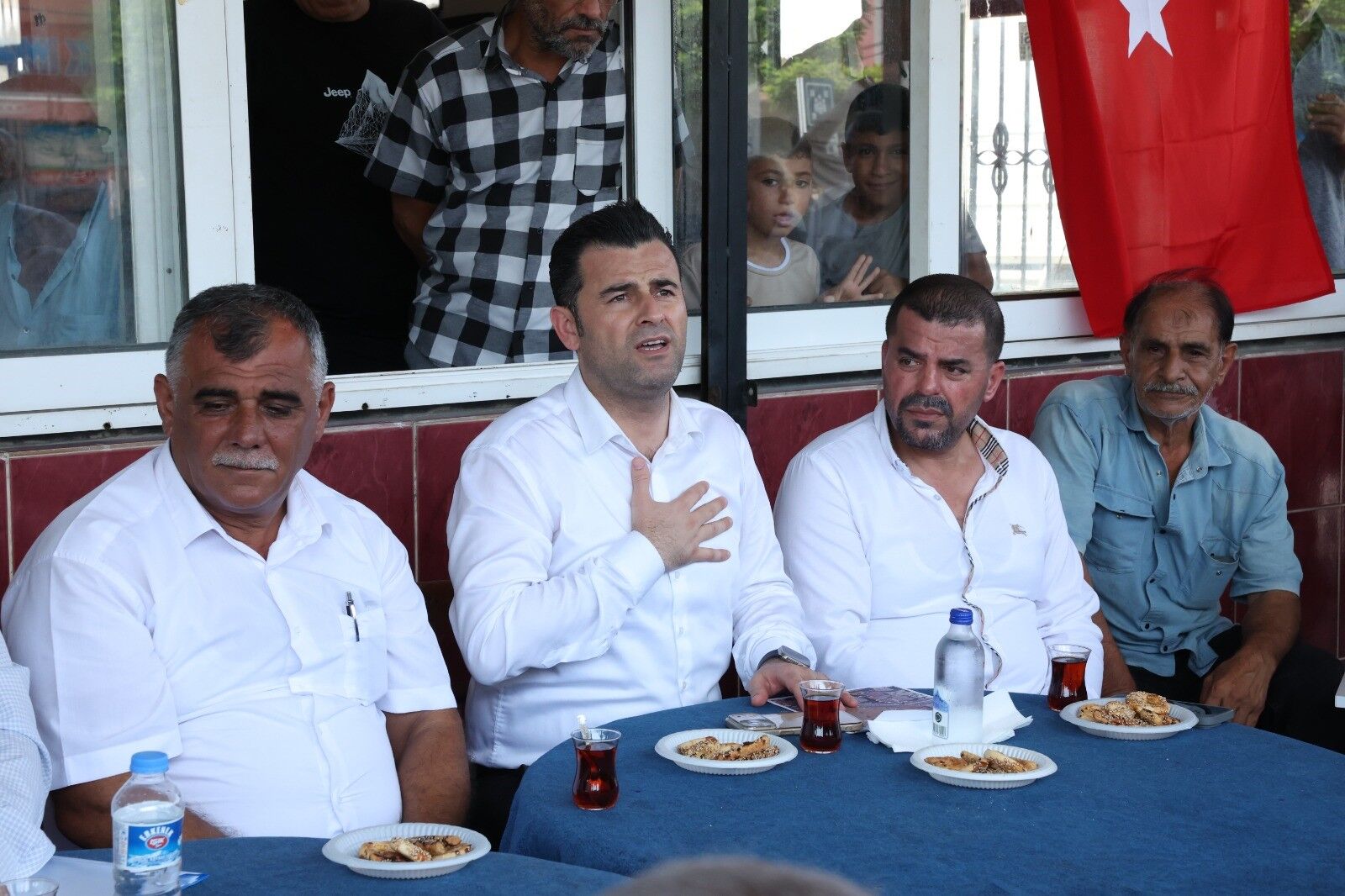 Mersin’de Mahallenin Pazar Yeri Talebine Ilk Adım Atıldı (3)