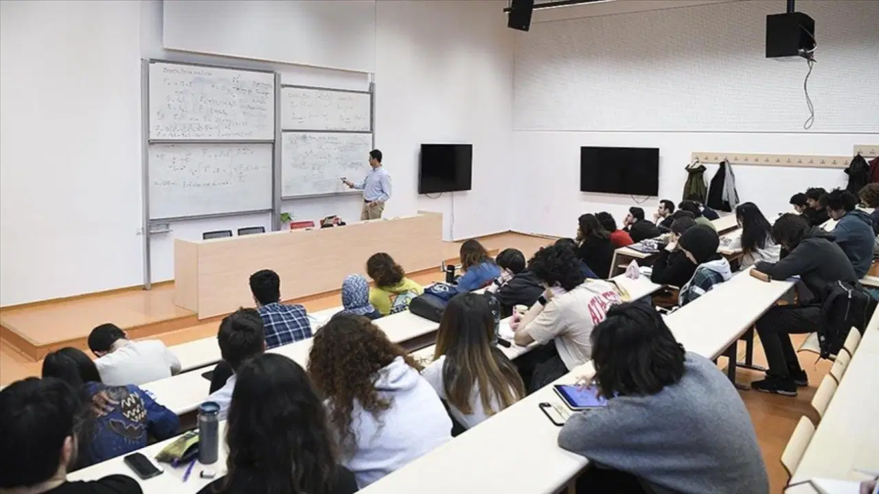 Öğrenci Akseki’den, Para Alanya’ya! Krizi Ilçeyi Vurdu (1)-1