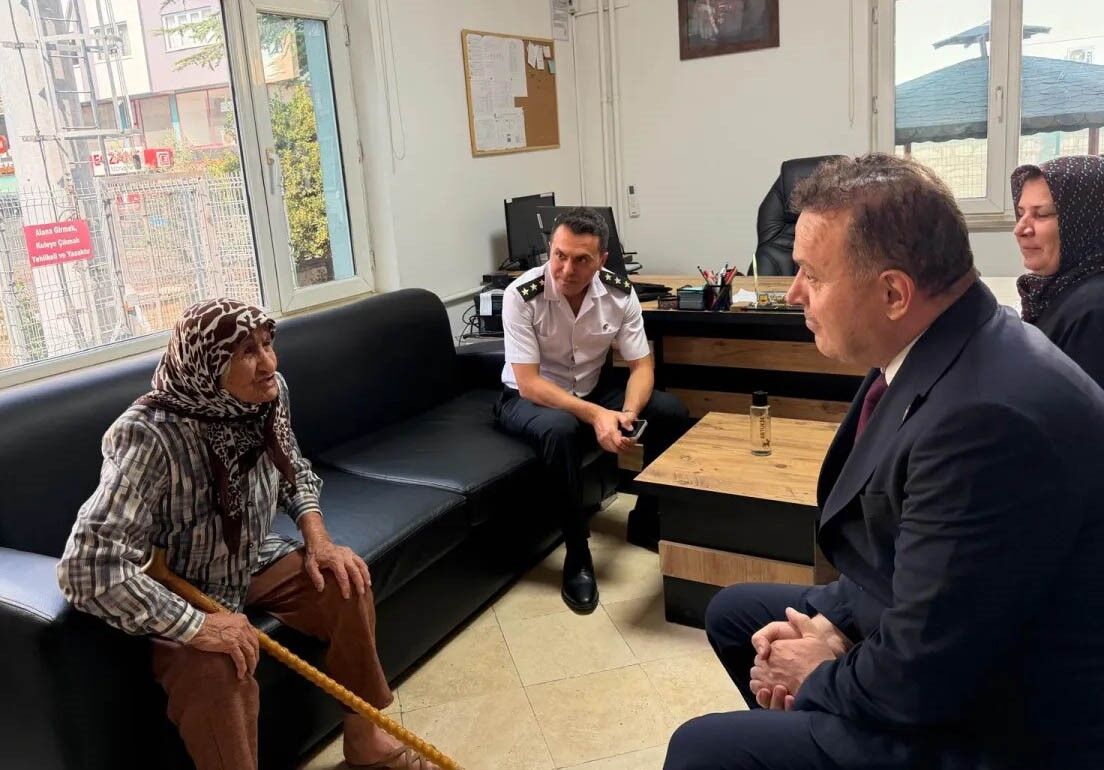 Simit Satarak Antalya’da Aldıkları Daireyi Jandarmaya Bağışladılar (5)