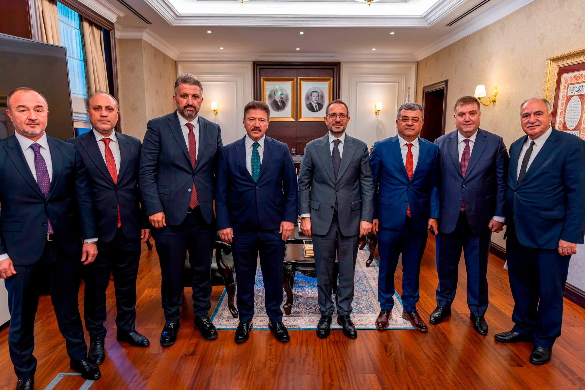 Sofor Esnafinin Sorunlari Ankarada Masaya Yatirildi (2)