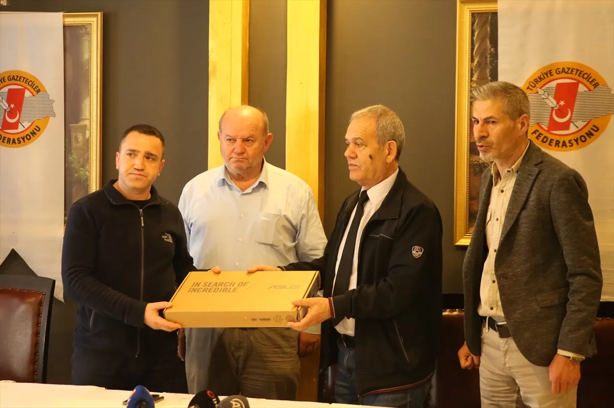 Tgf Genel Baskani Yilmaz Karaca Diyarbakirda Gazetecilerle Bir Araya Geldi B463472 Jpg