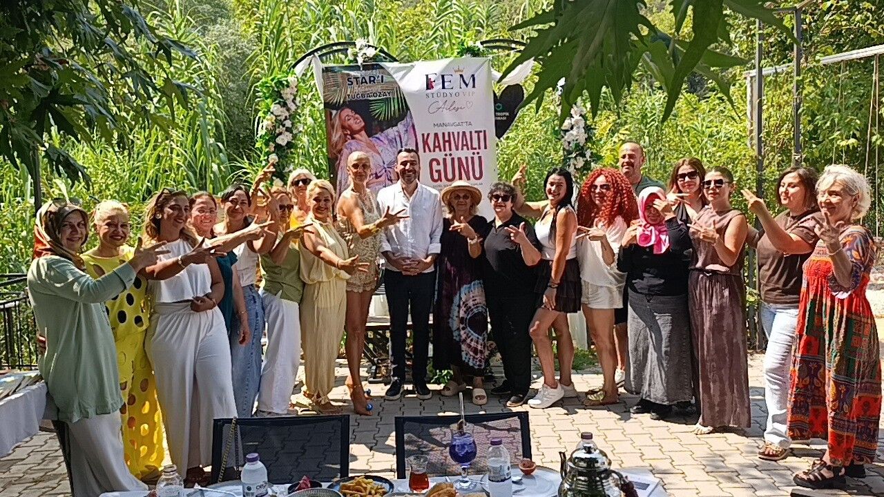 Ünlü Manken Tuğba Özay’dan Belediyelere ‘Paralı Ceza’ Çağrısı (4)