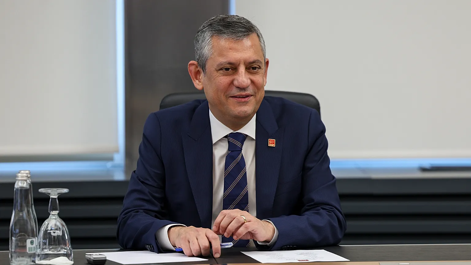 Yeni Parti Milletvekillerinden Ozgur Ozele Tam Destek (1)