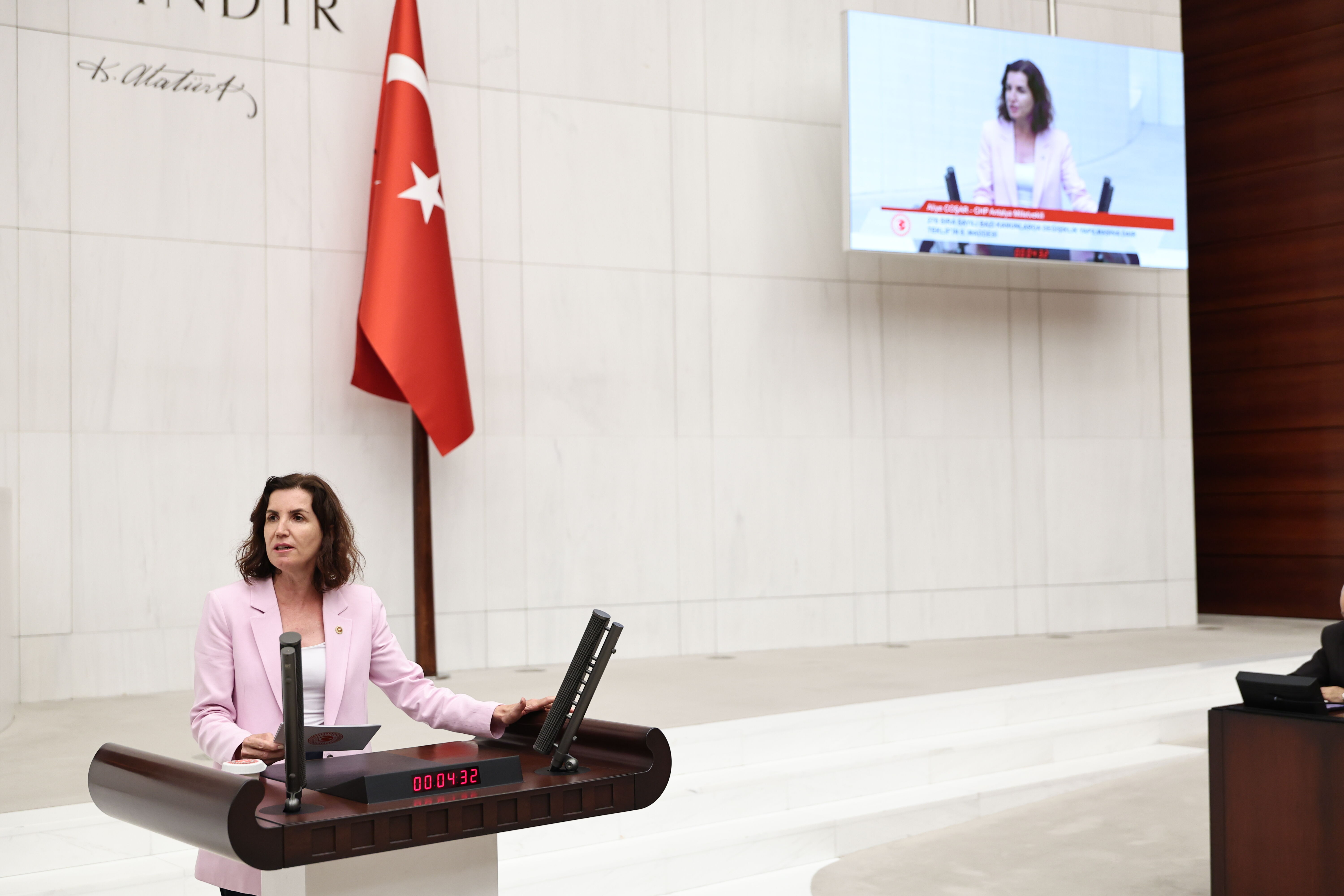 Yeni Partili Coşar’dan Çocuk Yasasına Tepki (1)