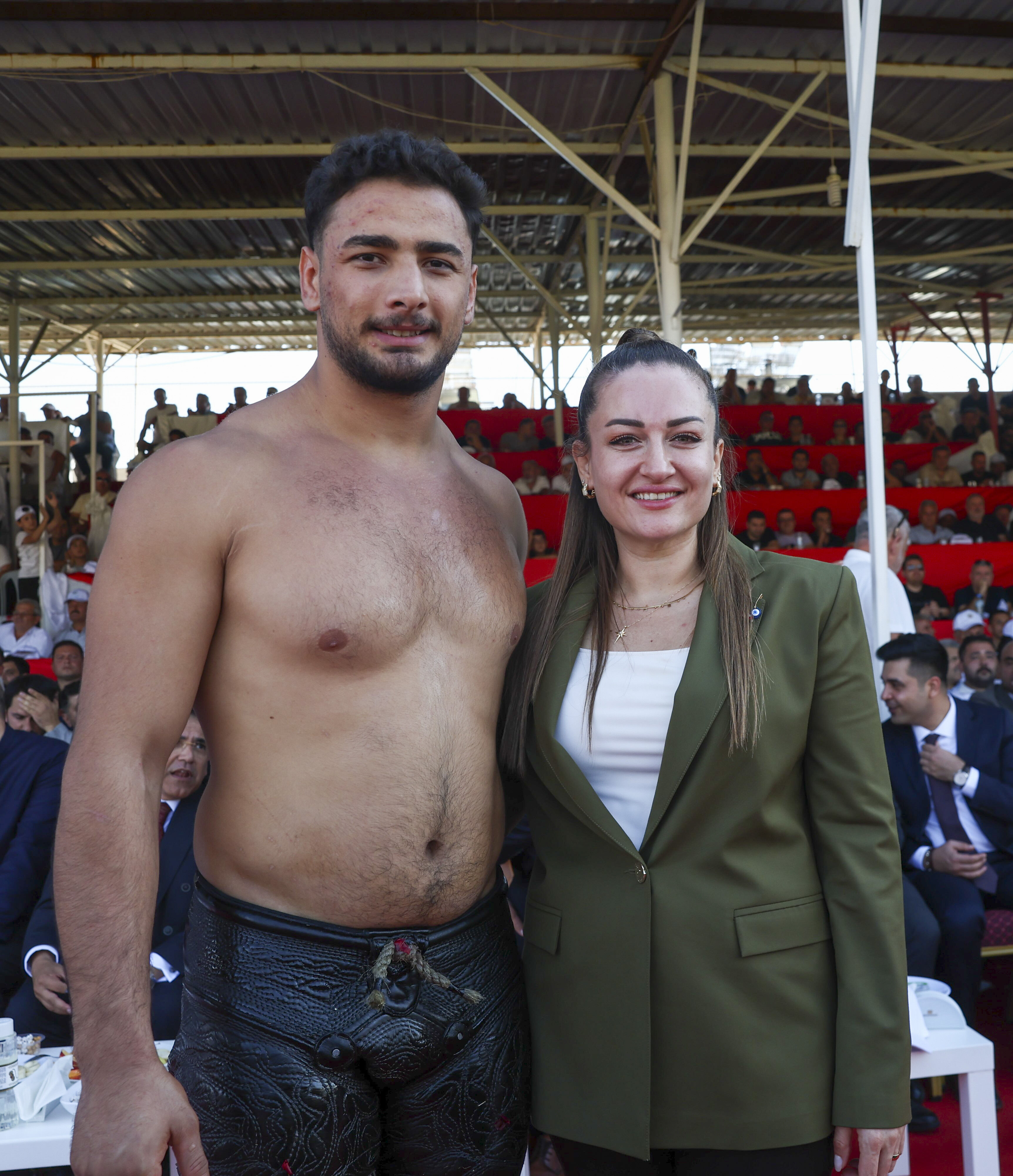 57 Yıl Sonra Düzenlenen Yağlı Güreşte Antalya Gövde Gösterisi Yapacak (1)