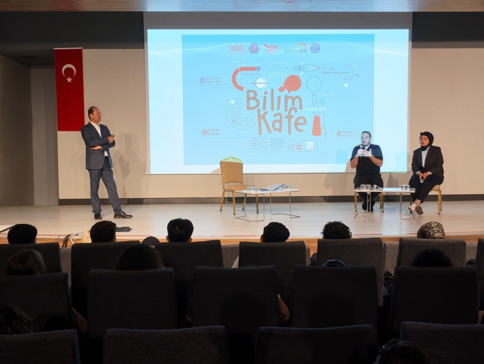 Akdeniz Bilim Kafe’de ‘Gazze’de Üniversitenin Geleceği’ Konuşuldu (3)-1
