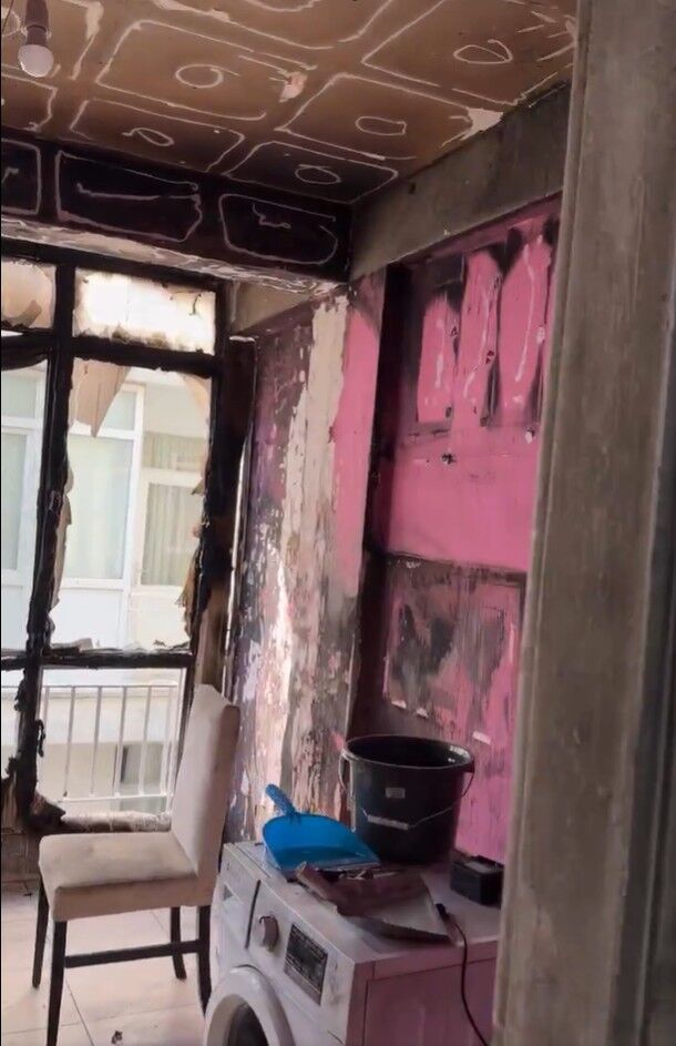 Akp Muratpasadan Yanginda Evi Zarar Goren Aileye Destek (3)