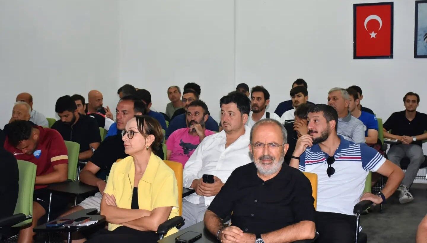 Antalya Amatör Liglerin Kura Çekimi Yapay Zeka Ile Yapıldı (4)