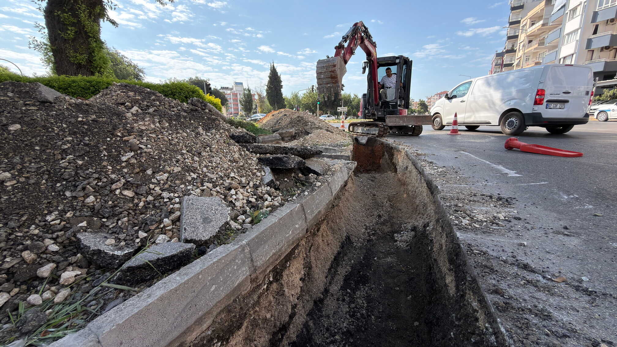 Antalya Büyükşehir Belediyesi 15 Milyon Tl Ile Antalya’yı Rahatlatacak (3)