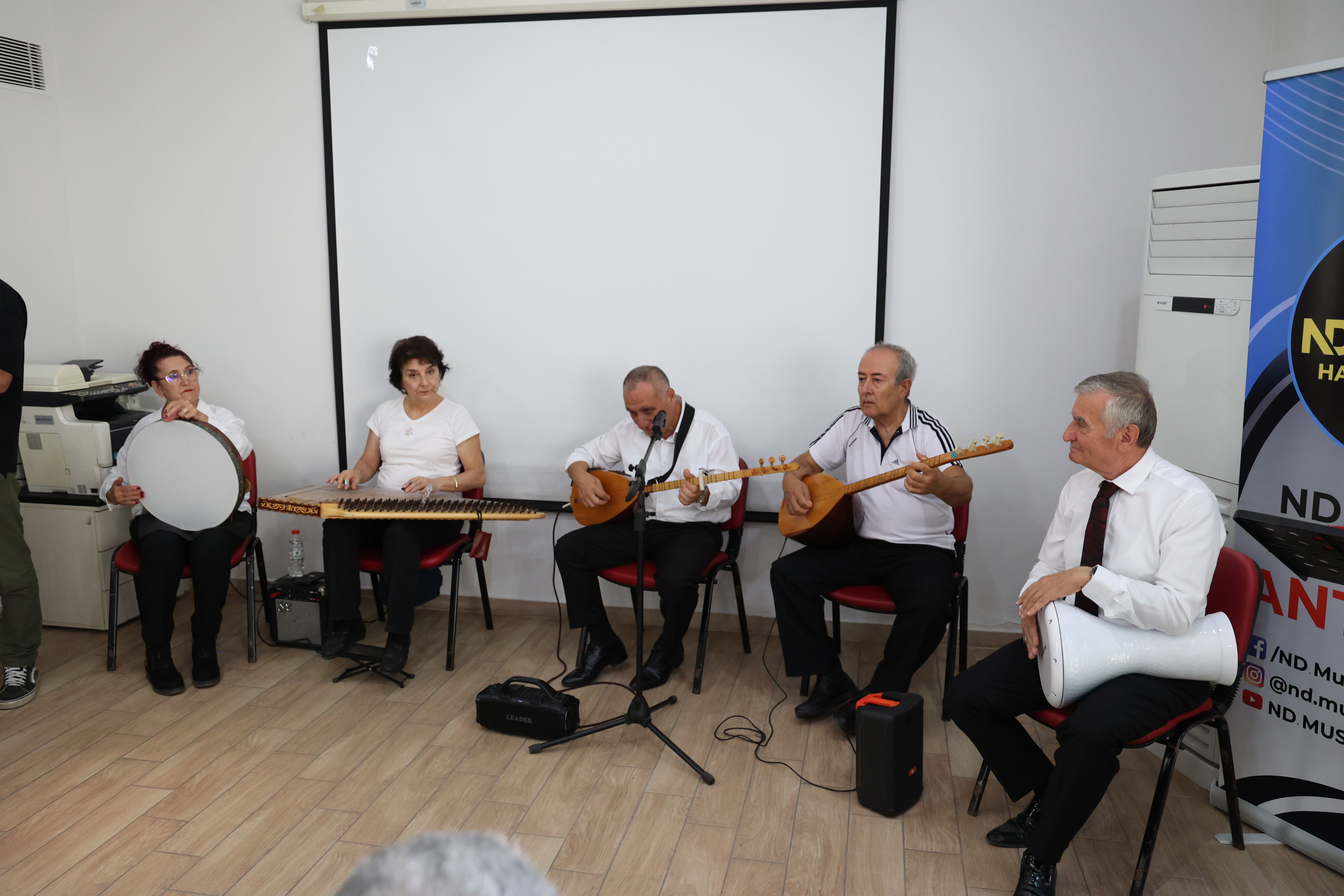 Antalya Büyükşehir Belediyesi Mavi Ev’de Moralleri Tazeledi (1)
