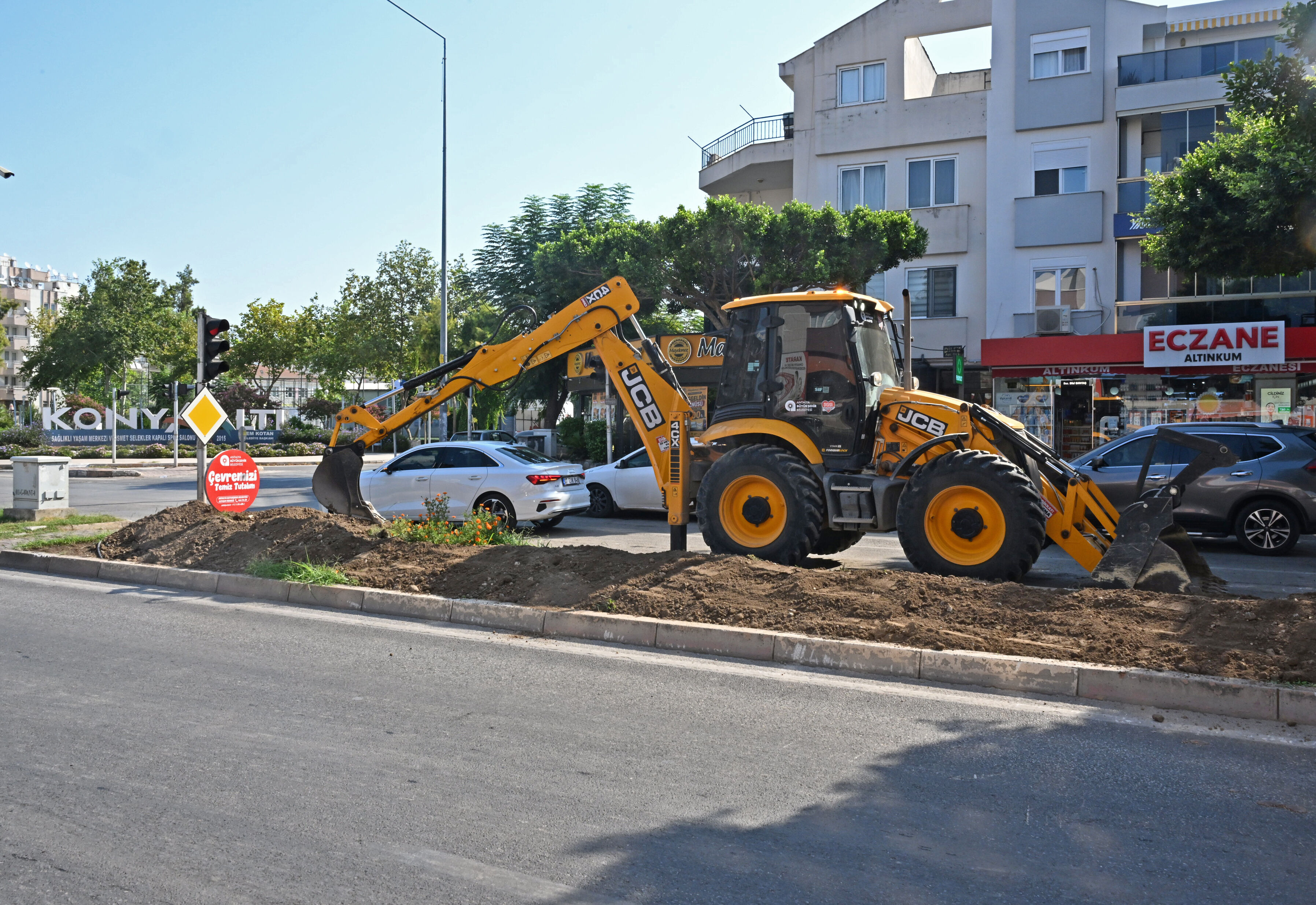 Antalya Büyükşehir Belediyesi’nden Estetik Çalışma (2)