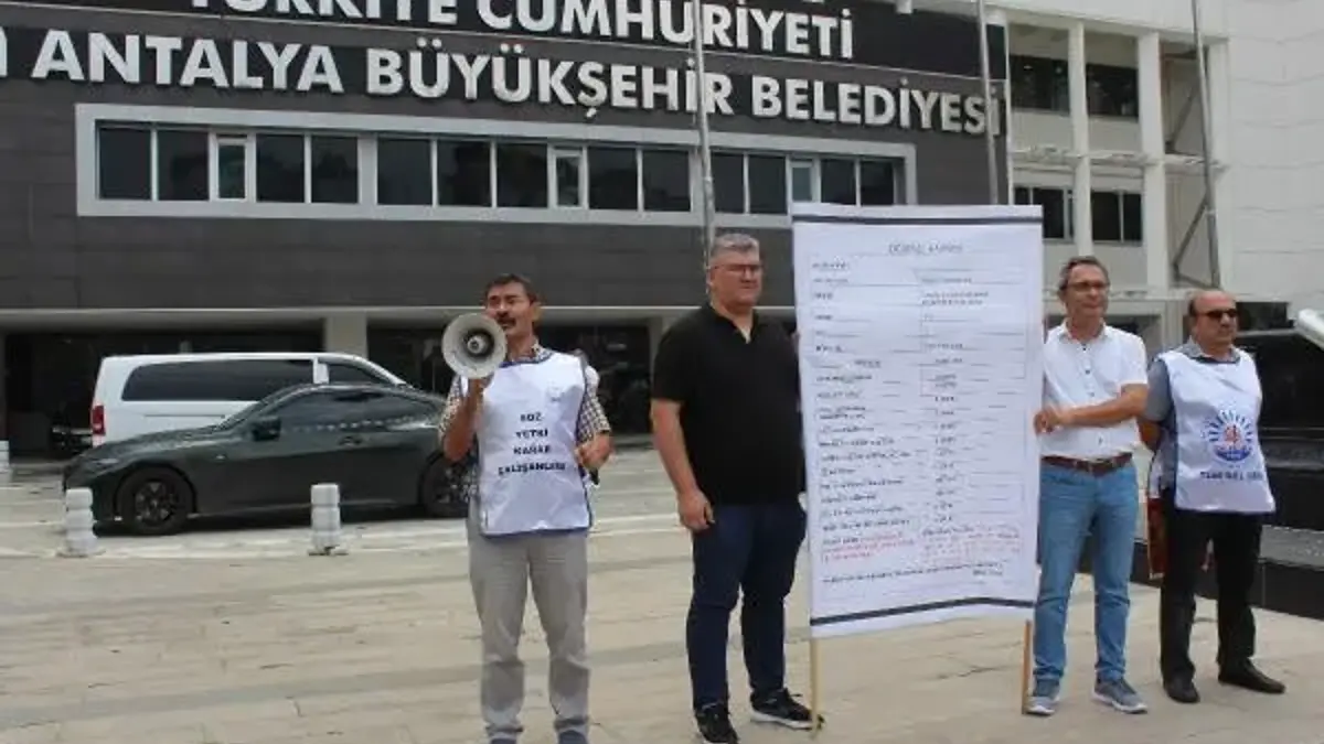 Antalya Büyükşehir’de Maaş Kesintisi Krizi! Ramazan Bayramı Ve Cumhuriyetin 100. Yılı Ikramiyeleri Geri Alındı