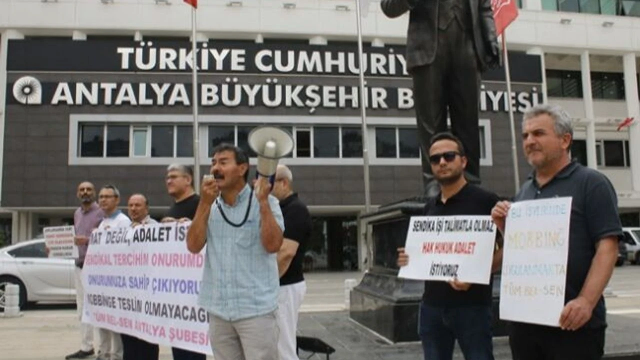 Antalya Büyükşehir’de Ulaşım Kartı Krizi-1