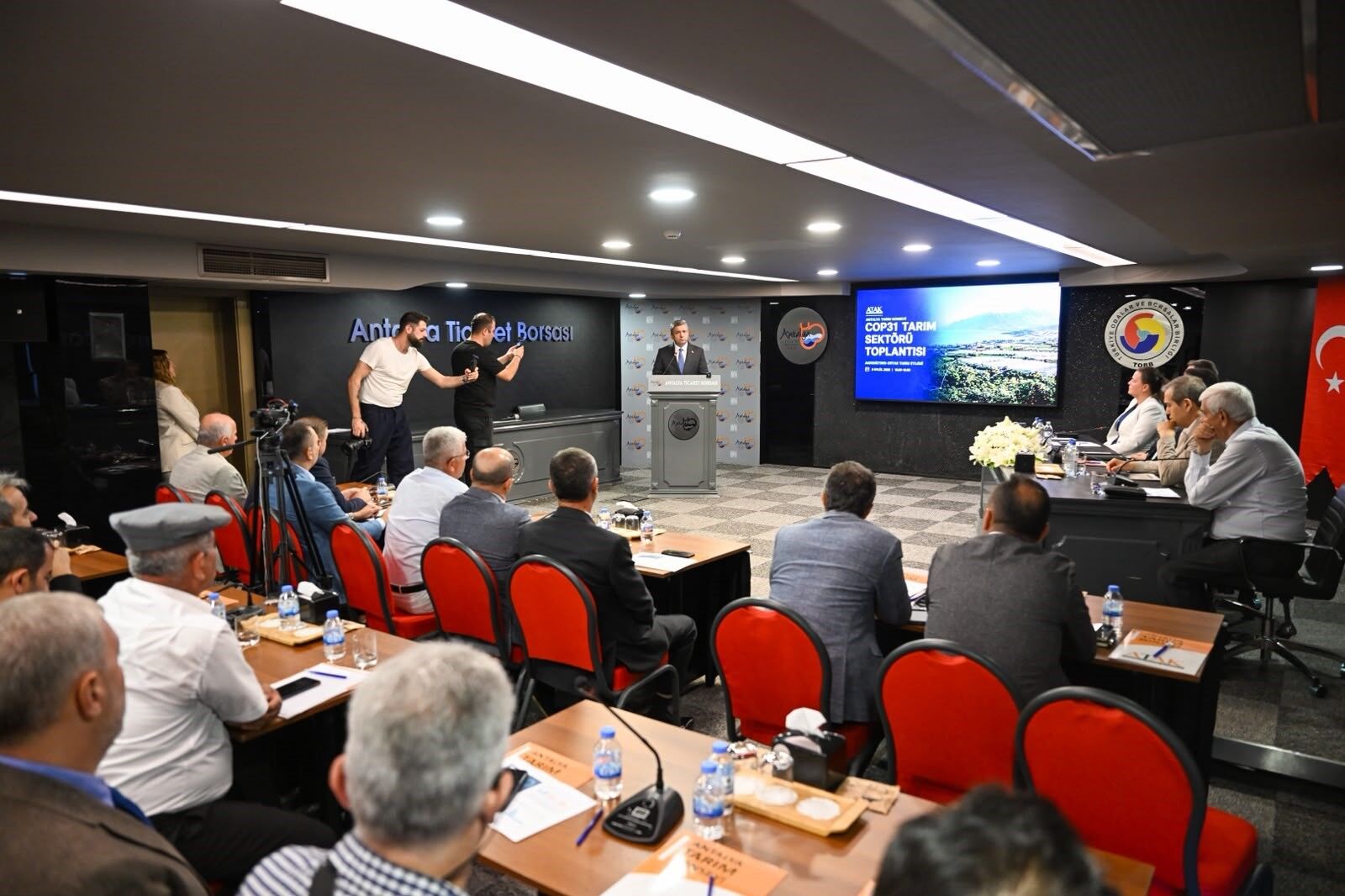 Antalya Tarımında ‘Yeni Tip’ Dönem! Seralar Ele Alınacak (3)