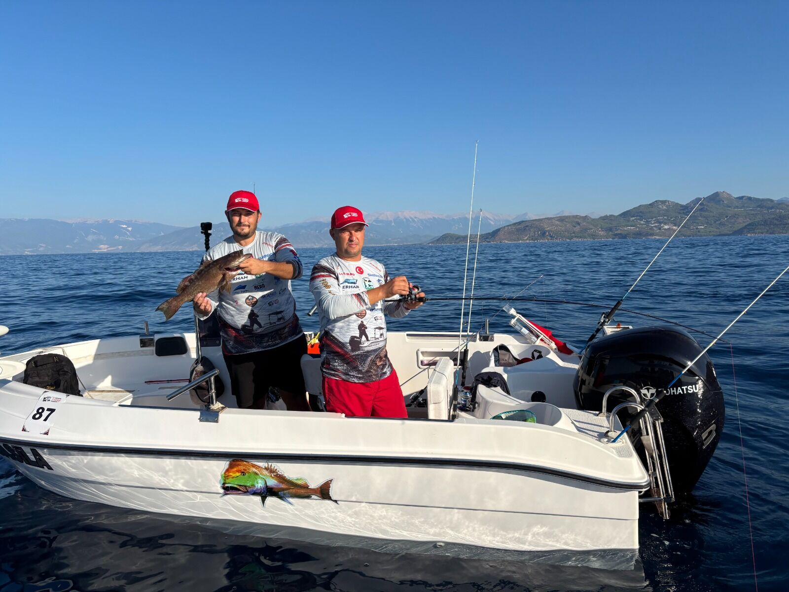 Antalya’da 100 Tekne 300 Balıkçı Büyük Balık Için Denize Açıldı (4)