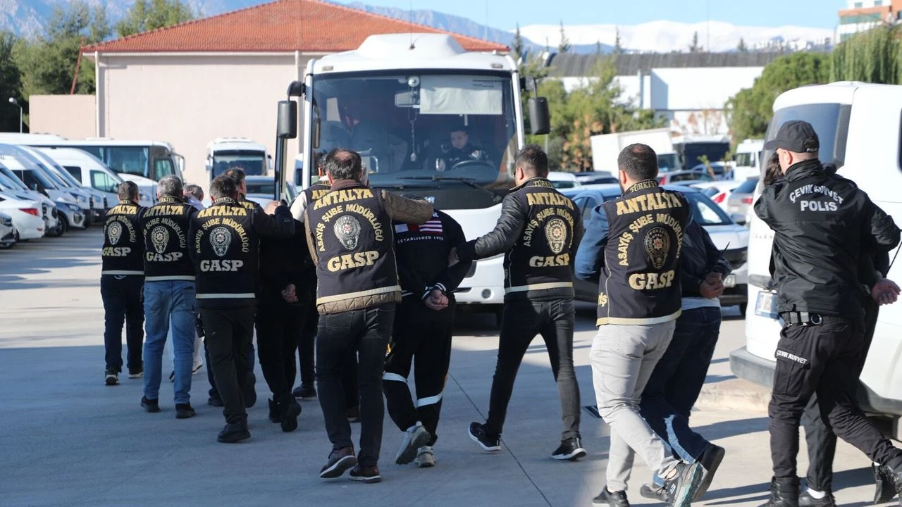 Antalya’da 3 Ayın Perde Arkası Ortaya Çıktı! Hangi Operasyonda Kaç Kişi Tutuklandı (2)-1
