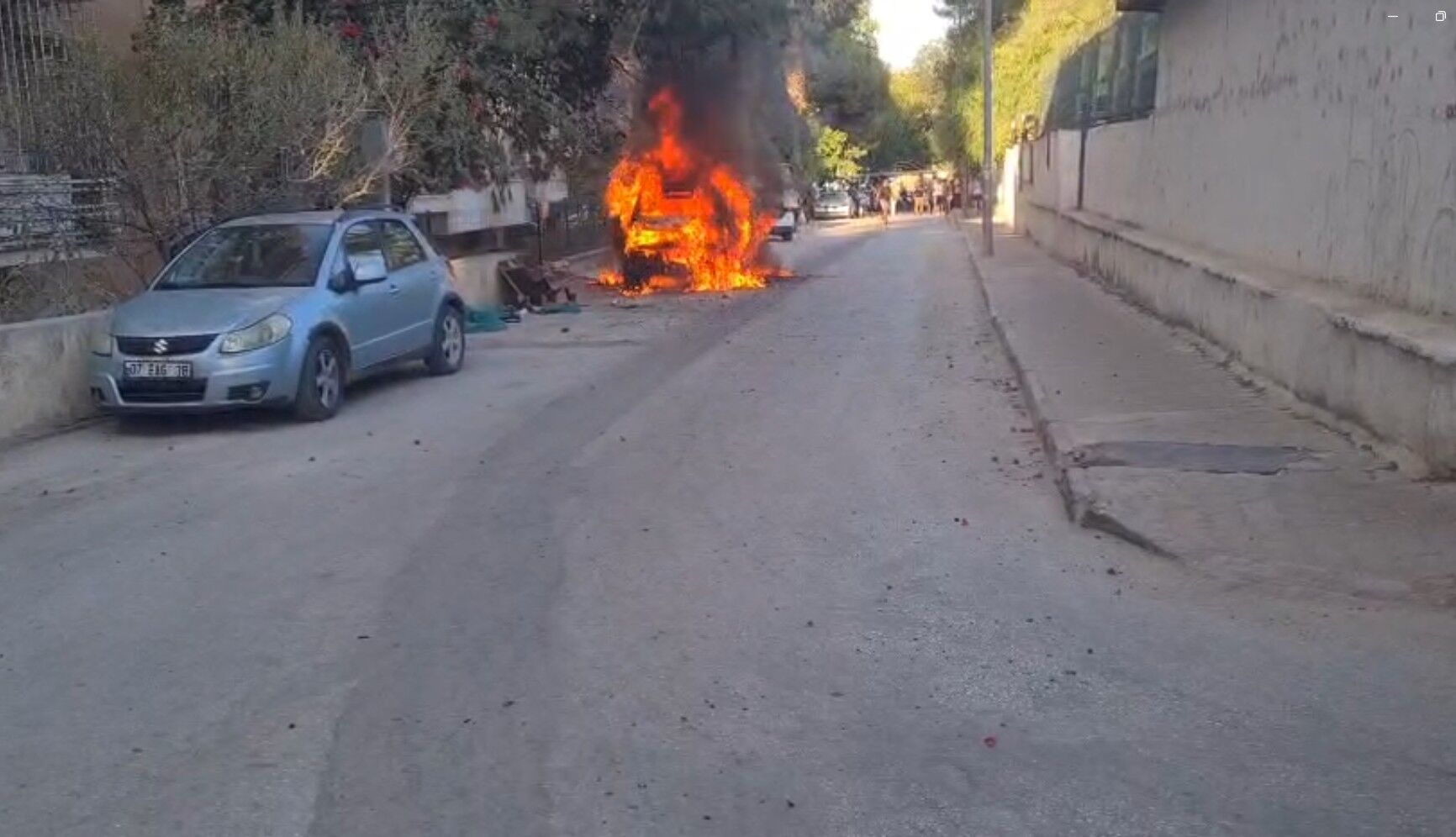 Antalyada Arac Yangini Faciaya Ramak Kala Sonduruldu (2)