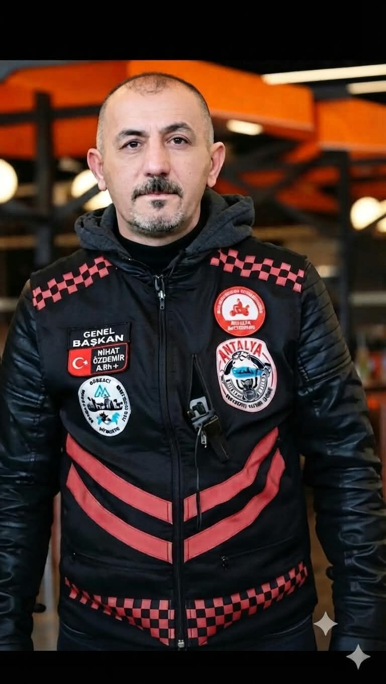 Antalya’da Bir Kurye Saldırısı Daha Yangın Merdiveninden Atlayarak Canını Kurtardı (1)-1