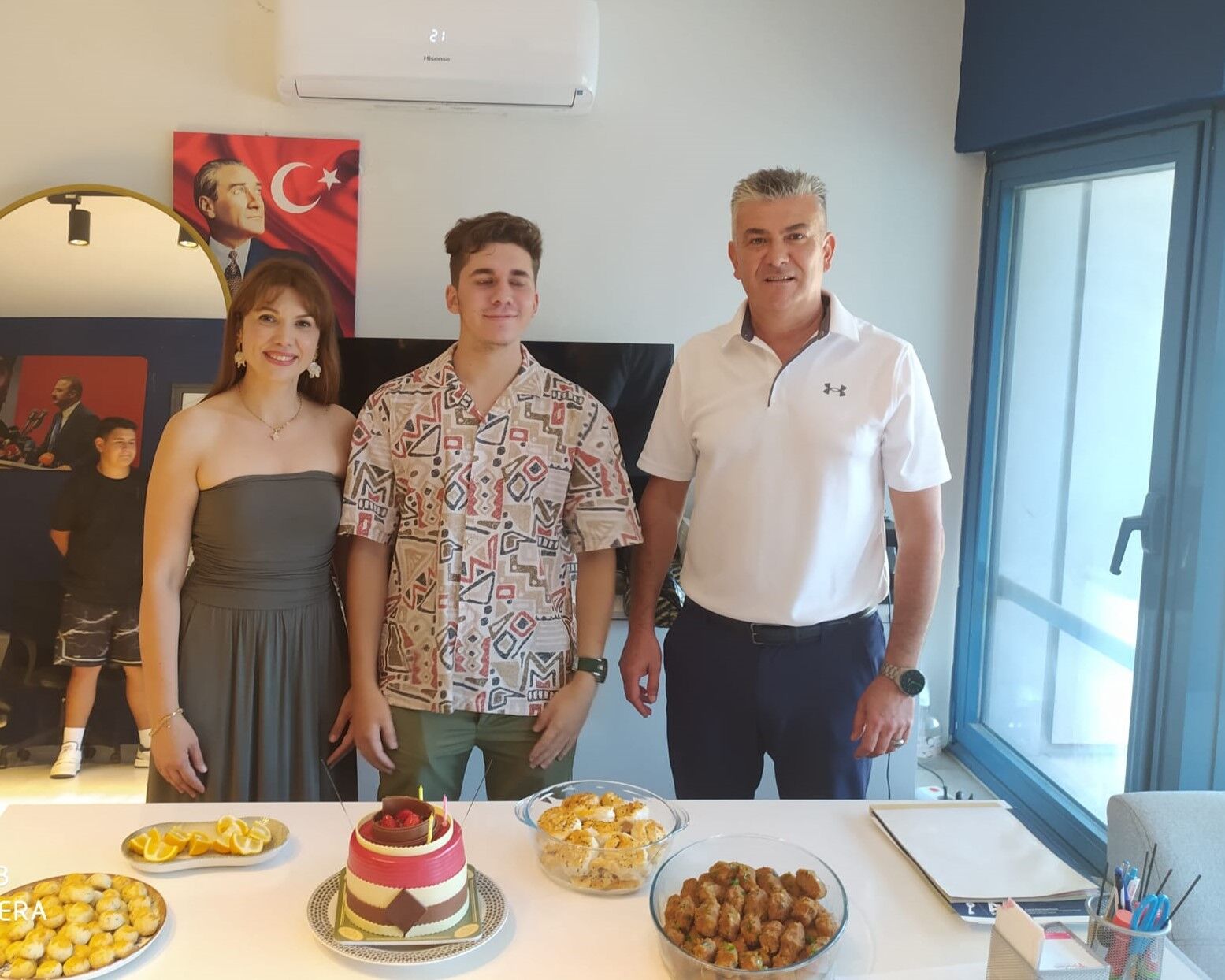 Antalya’da Doğum Günü Kutlaması Siyasete Ilk Adımla Noktalandı (2)
