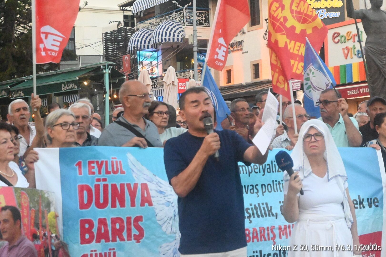 Antalyada Dunya Baris Gununde Savaslara Tepki Yagdi (2)