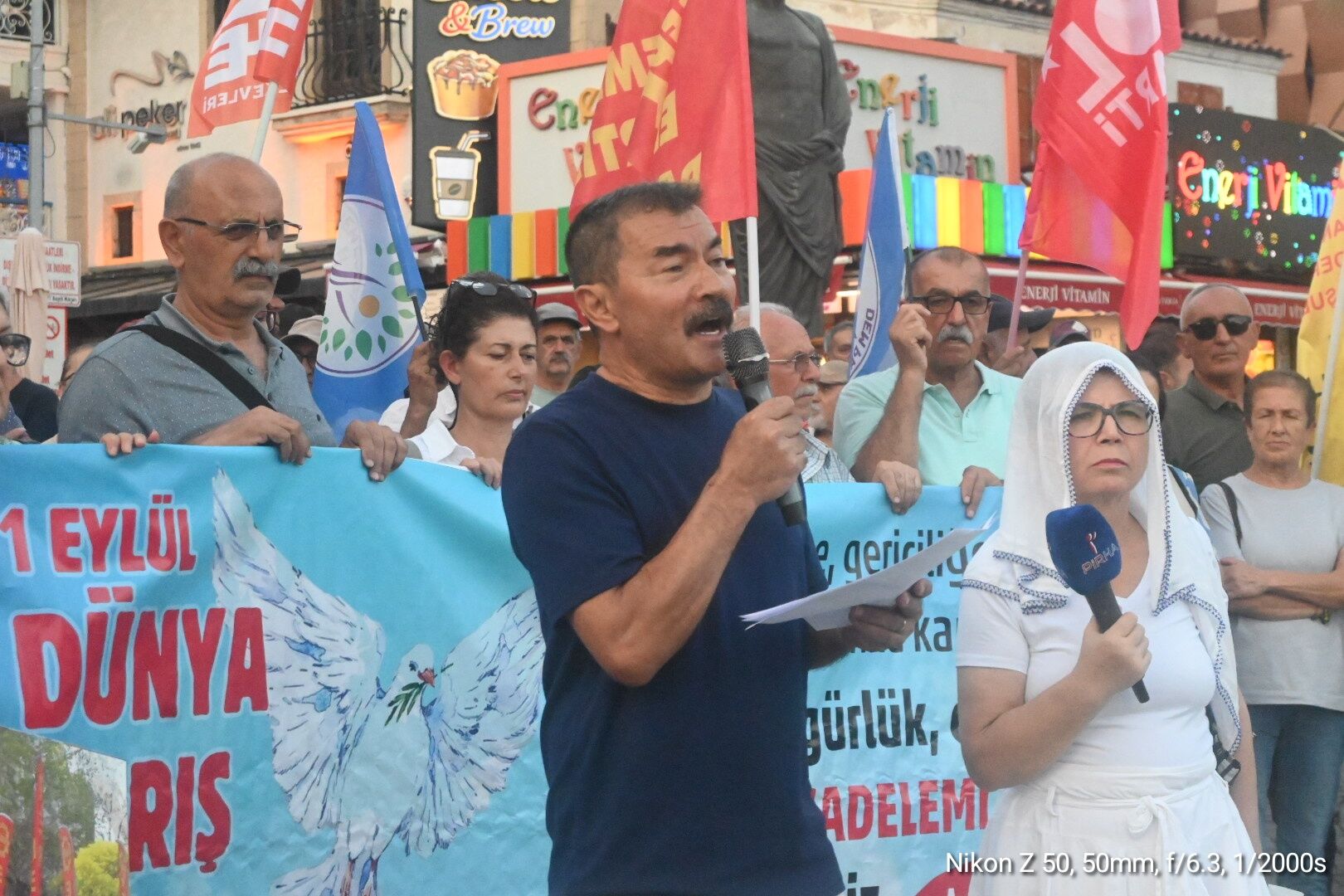 Antalyada Dunya Baris Gununde Savaslara Tepki Yagdi (3)