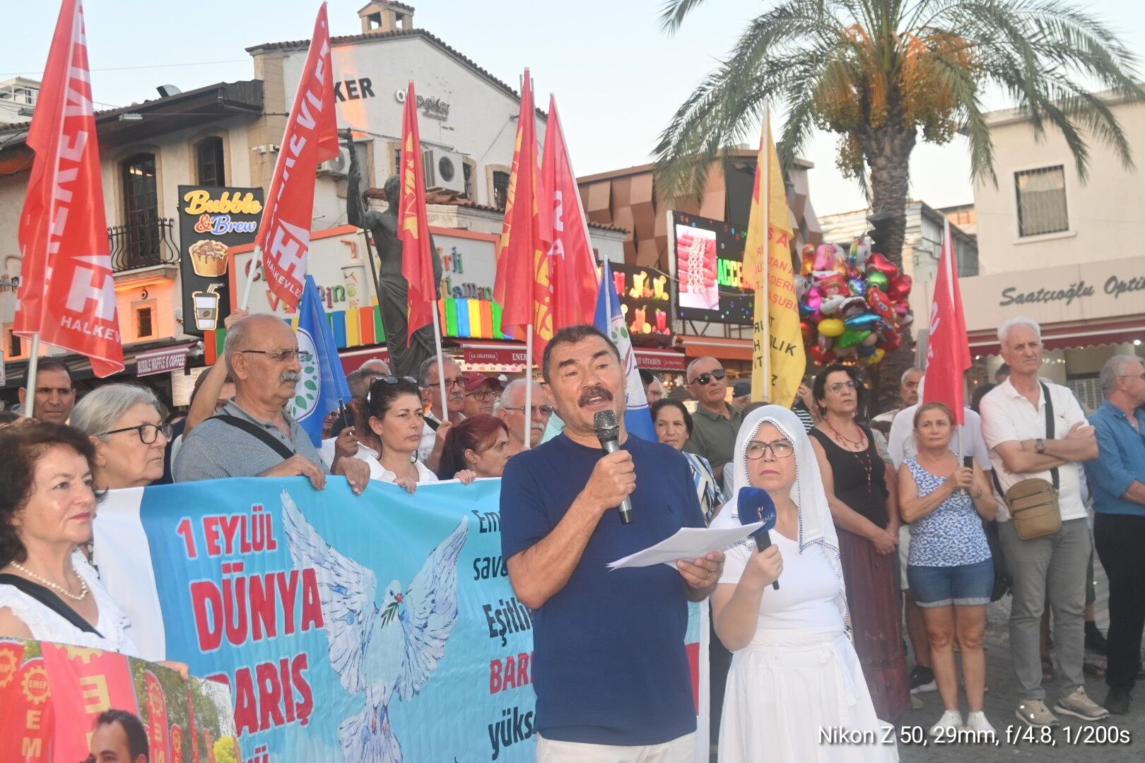 Antalyada Dunya Baris Gununde Savaslara Tepki Yagdi (5)