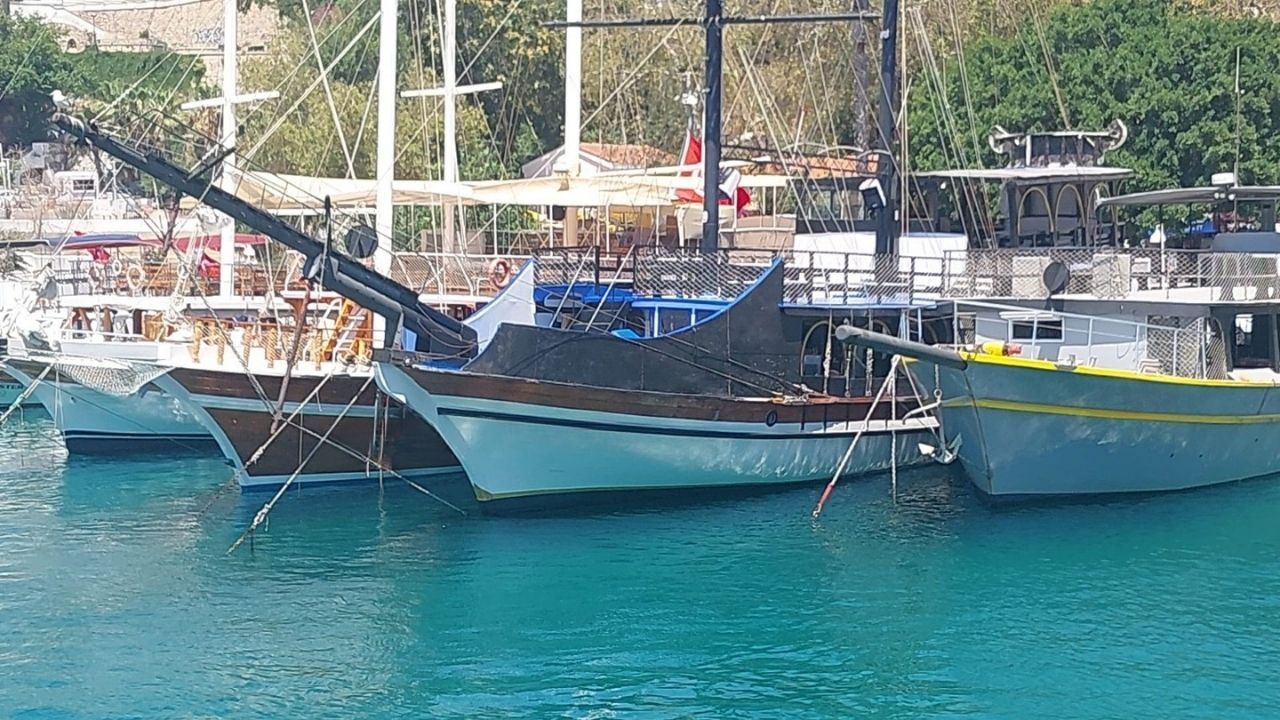 Antalya’da Gezi Tekneleri Ne Kadar Güvenli (4)