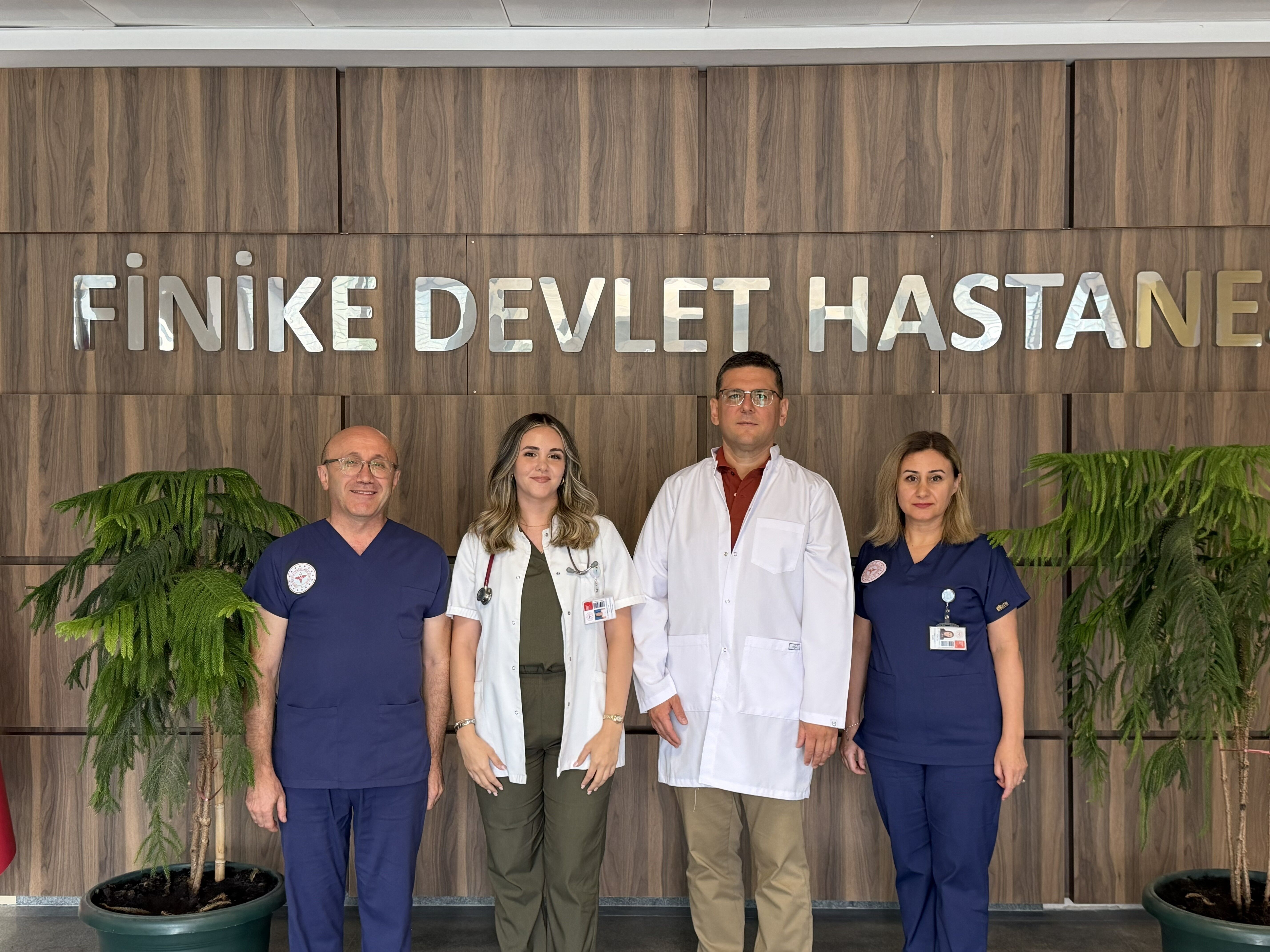 Antalya’da Hastane Koridorlarında Başlayan Hikâye Doktorlukla Taçlandı (3)