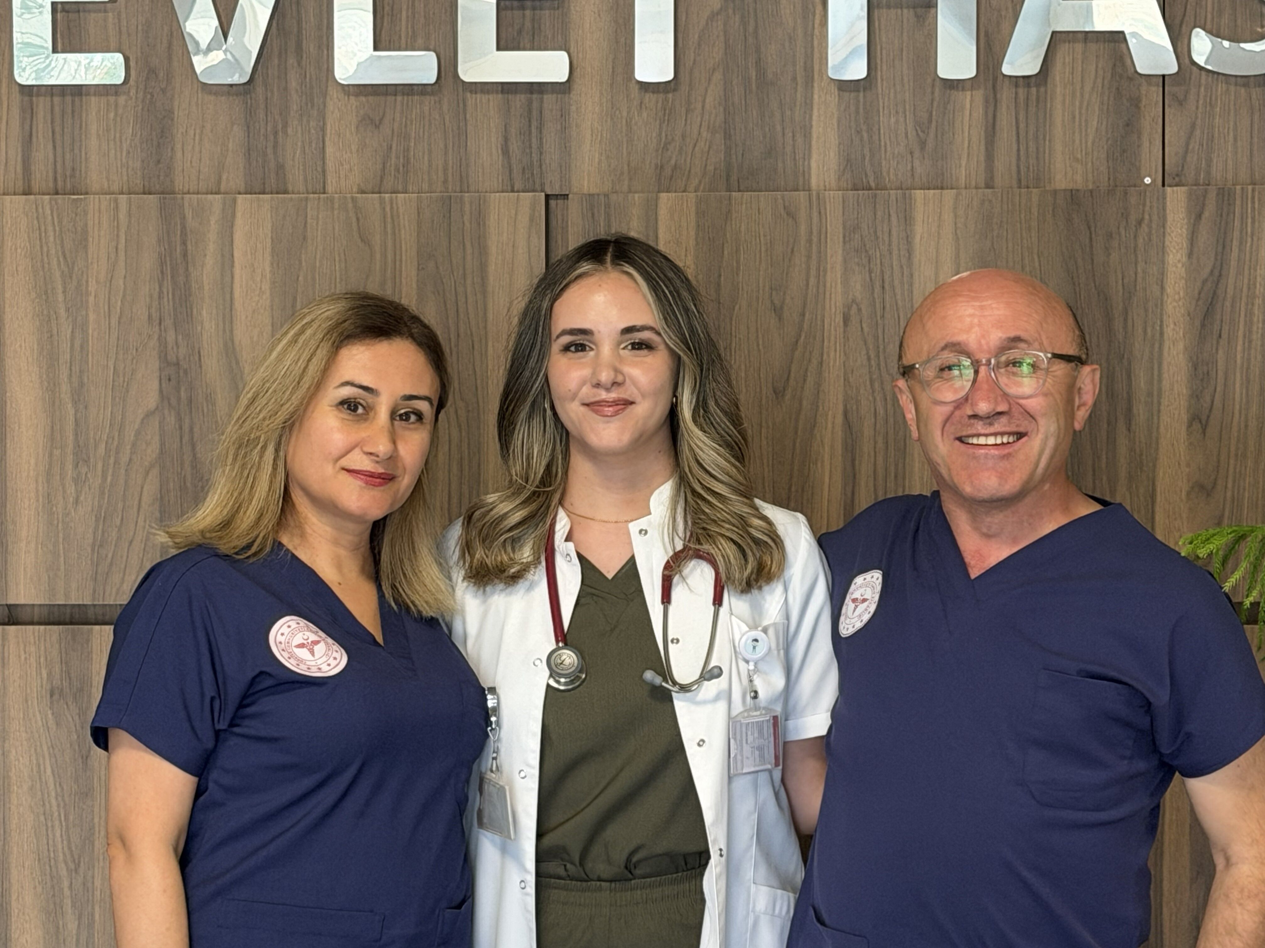 Antalya’da Hastane Koridorlarında Başlayan Hikâye Doktorlukla Taçlandı (5)