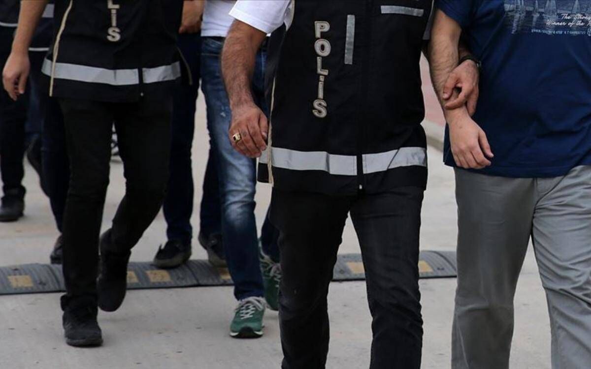 Antalyada Rusvet Sorusturmasinda 2 Emniyet Muduru Gozaltina Alindi (2)