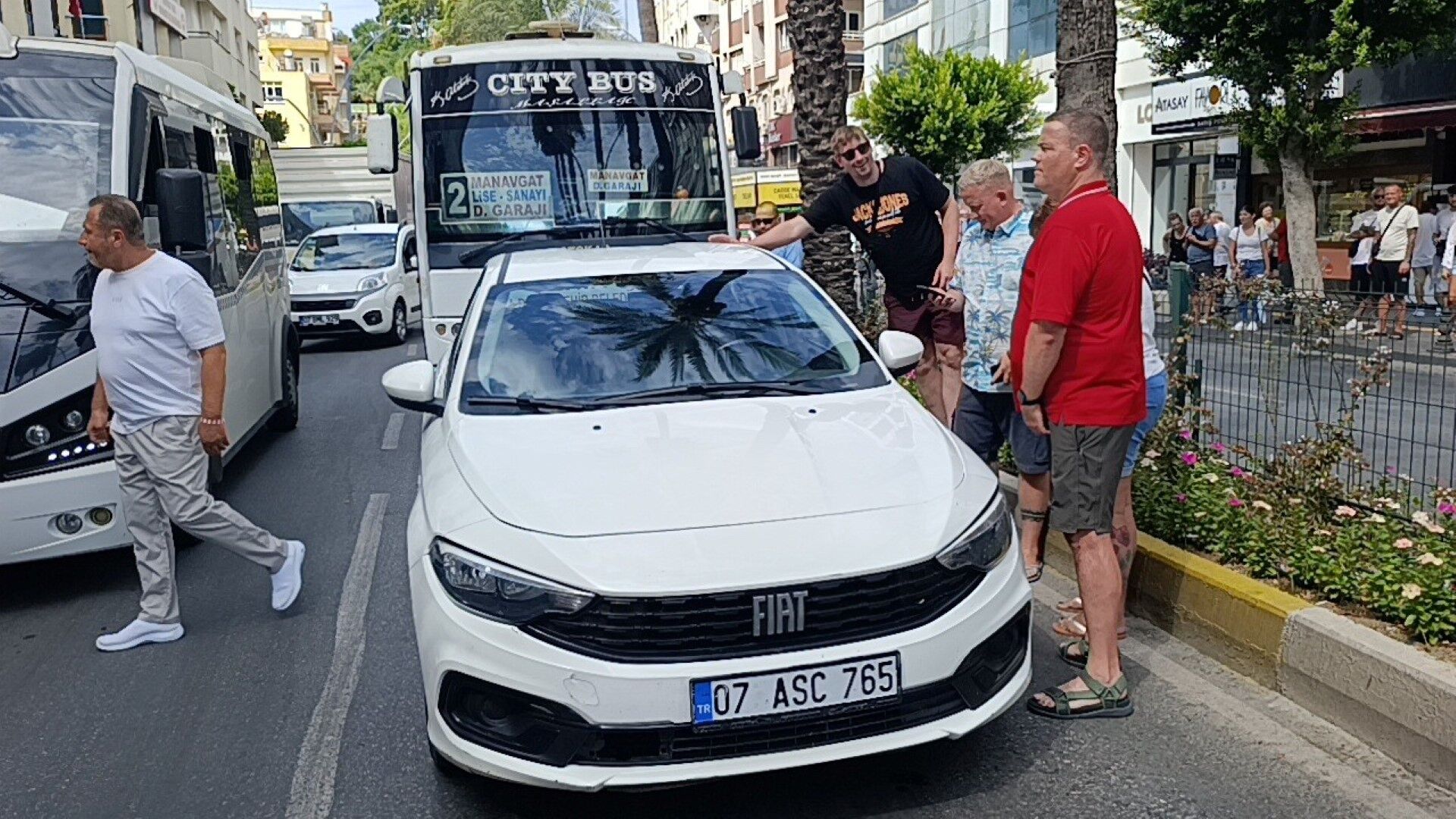 Antalya’da Turistler Vatandaşlara Sahip Çıktı (3)