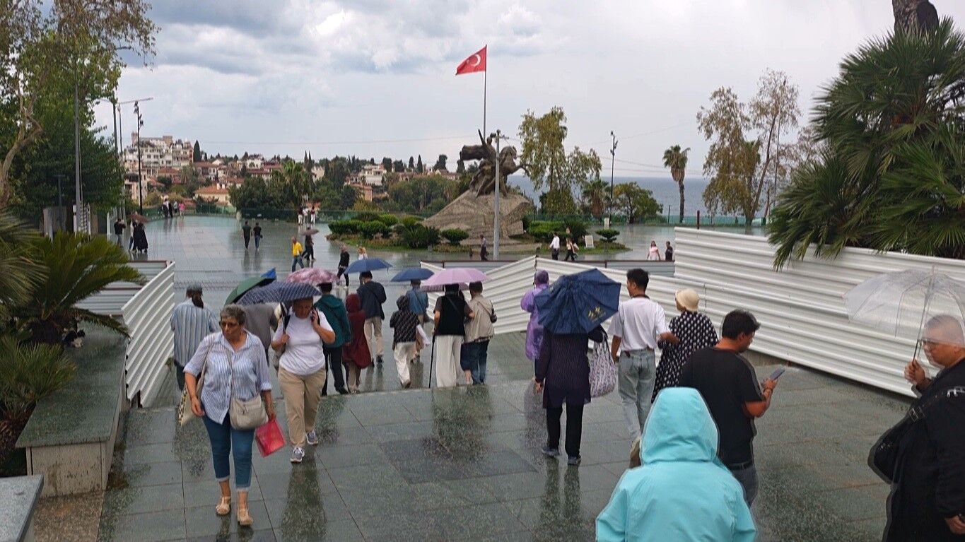 Antalya’da Yaz Bitti, Kış Havası Geldi (1)