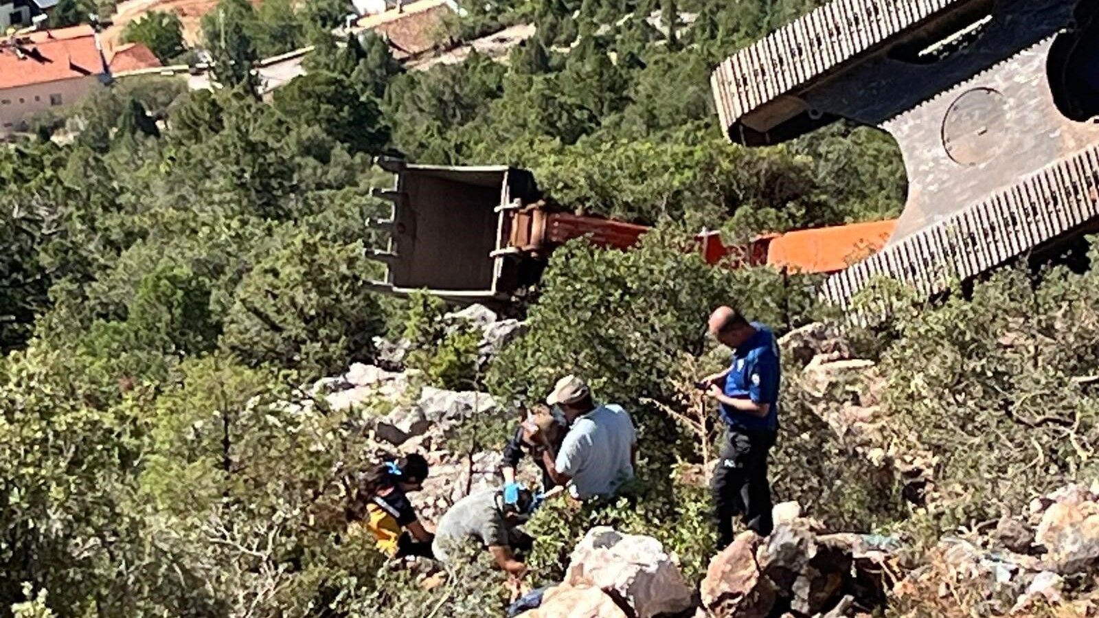 Antalya’da Yol Çalışması Faciaya Dönüyordu! (3)