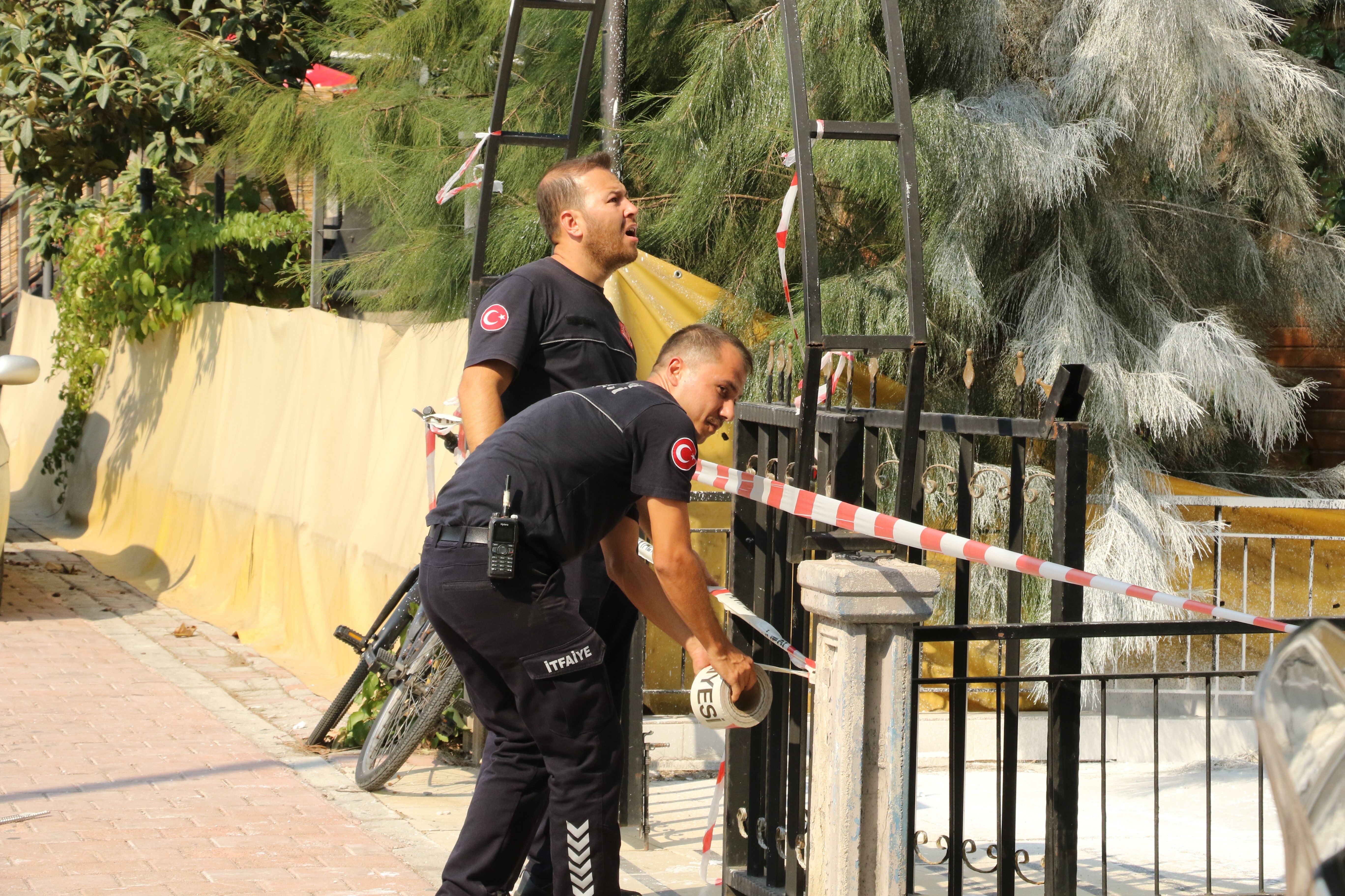 Antalya’da Yürekleri Ağza Geldi! İşçiler 15 Katlı Binada Asılı Kaldı (5)