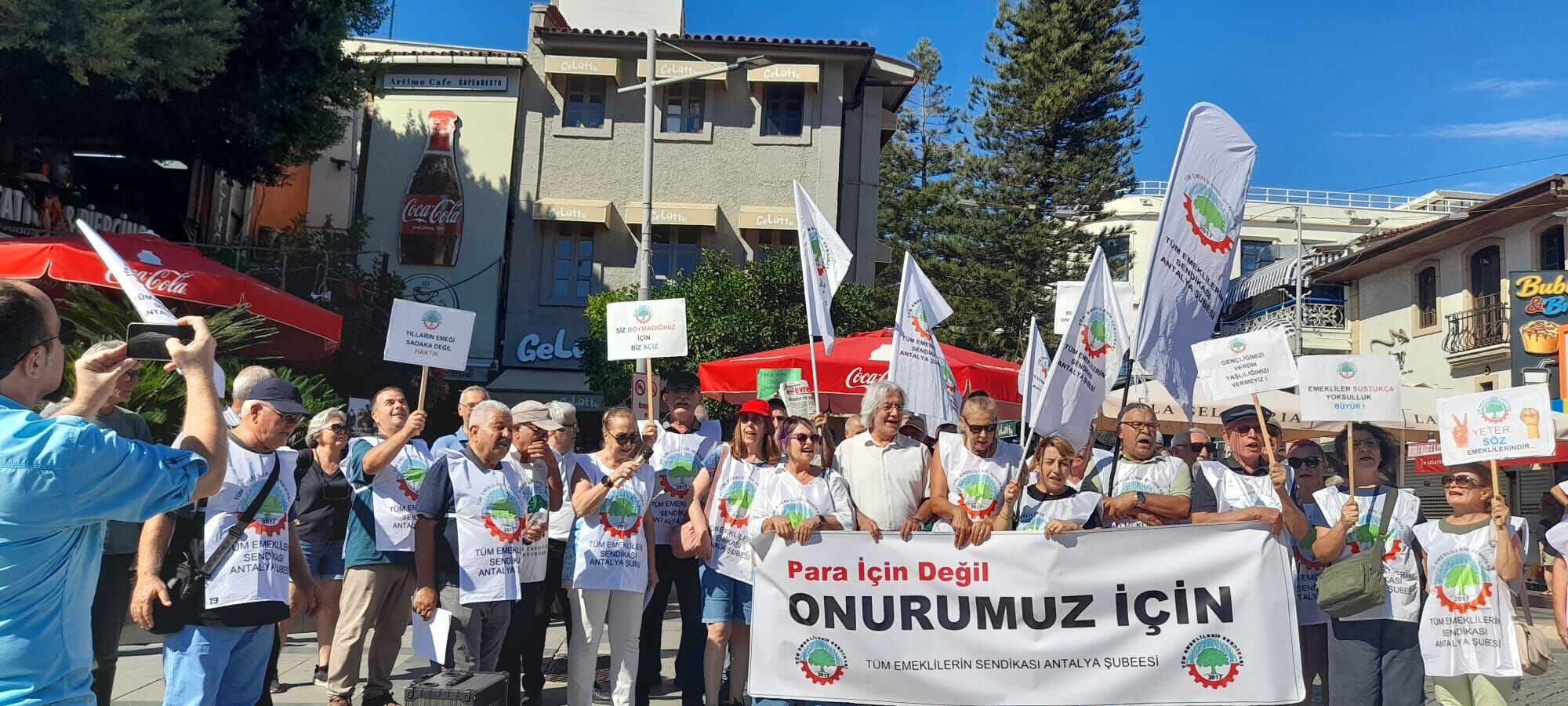 Antalya’daki Emeklilerden ‘Neden Kaynak Yok’ Sesleri Yükseldi (2)