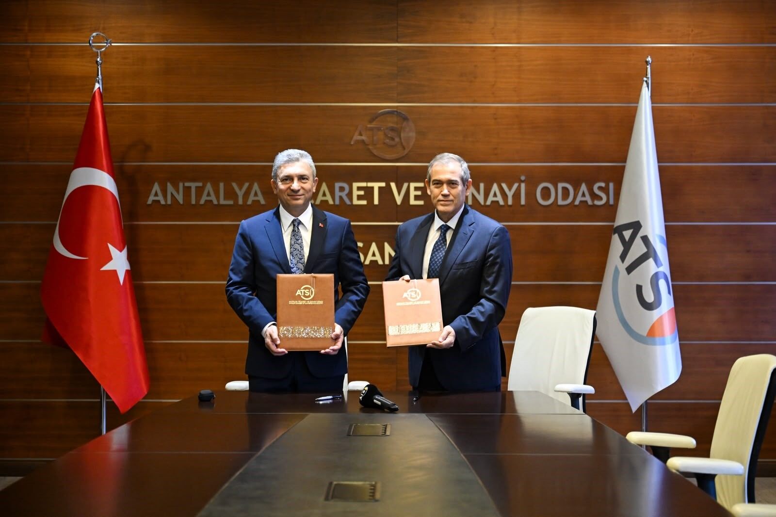 Antalya’nın Denizlerine Atık Kalkanı! 28 Derenin Ağızına Bariyer Kurulacak (2)