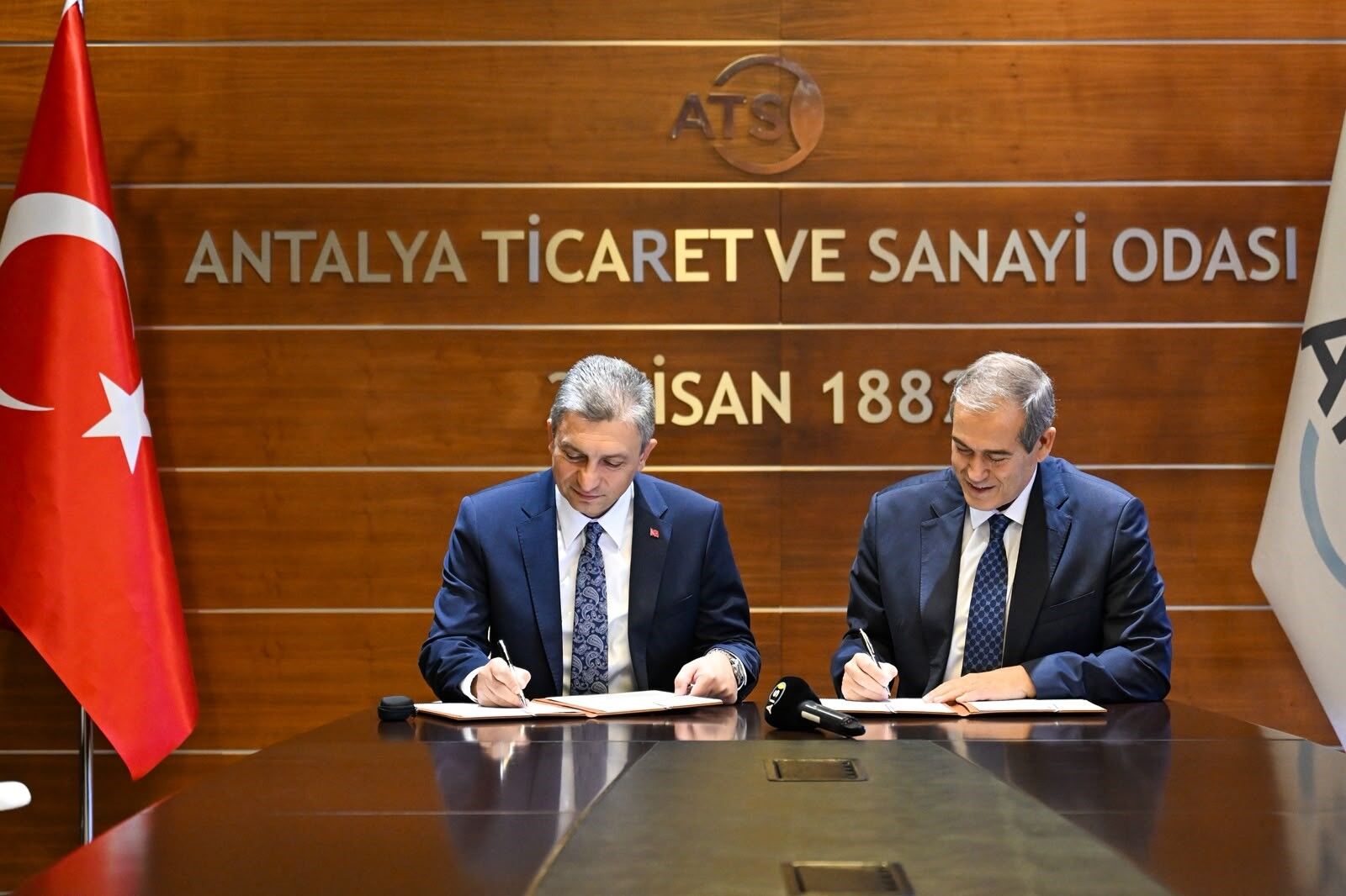 Antalya’nın Denizlerine Atık Kalkanı! 28 Derenin Ağızına Bariyer Kurulacak (3)