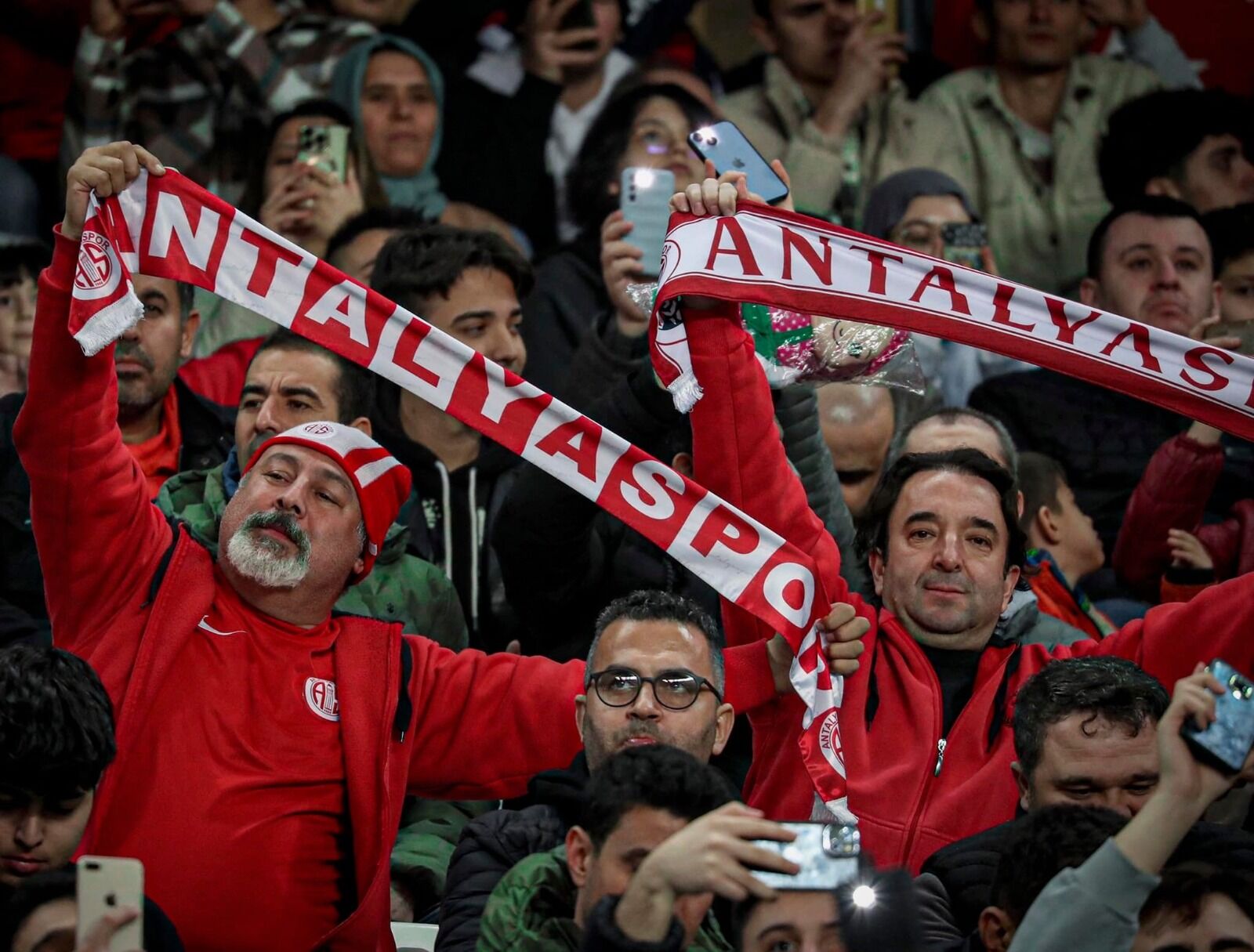Antalyaspor Taraftarı, Stadın Yüzde 10’Unu Dolduramadı (4)