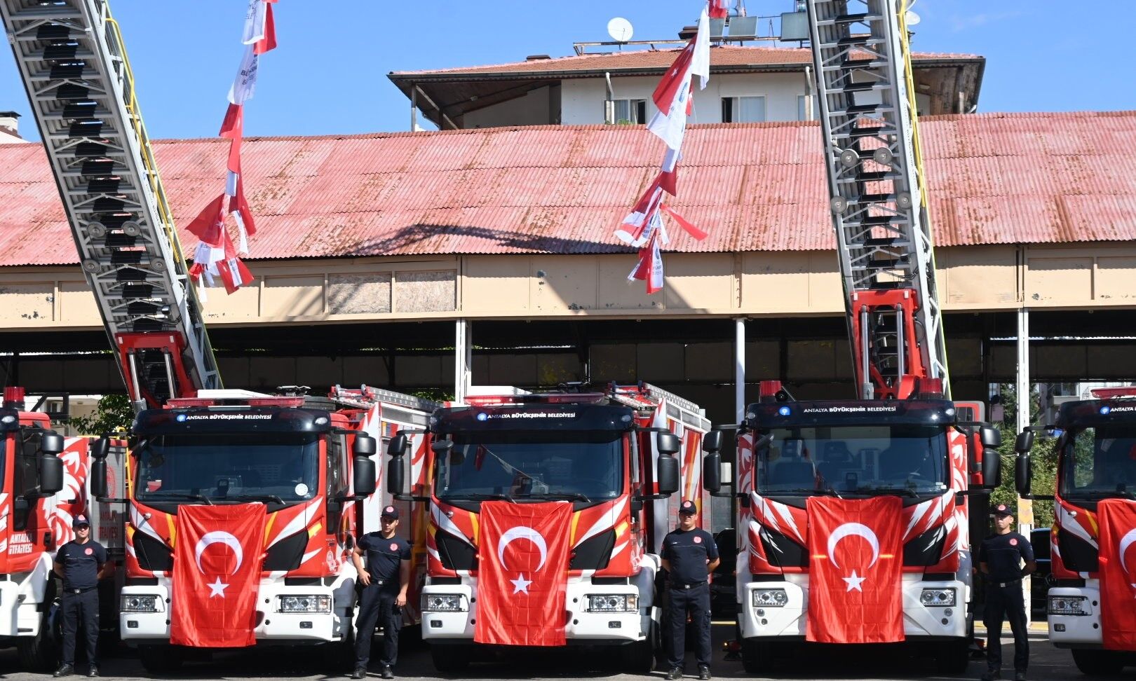 Antalya’ya 23 Mi̇lyon Euro’luk Kredi̇yle 34 Araç Daha Geli̇yor (10)