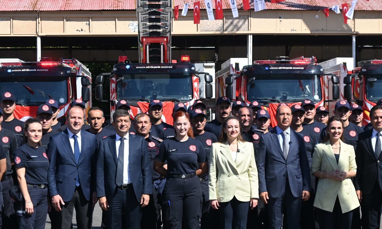 Antalya’ya 23 Mi̇lyon Euro’luk Kredi̇yle 34 Araç Daha Geli̇yor (5)