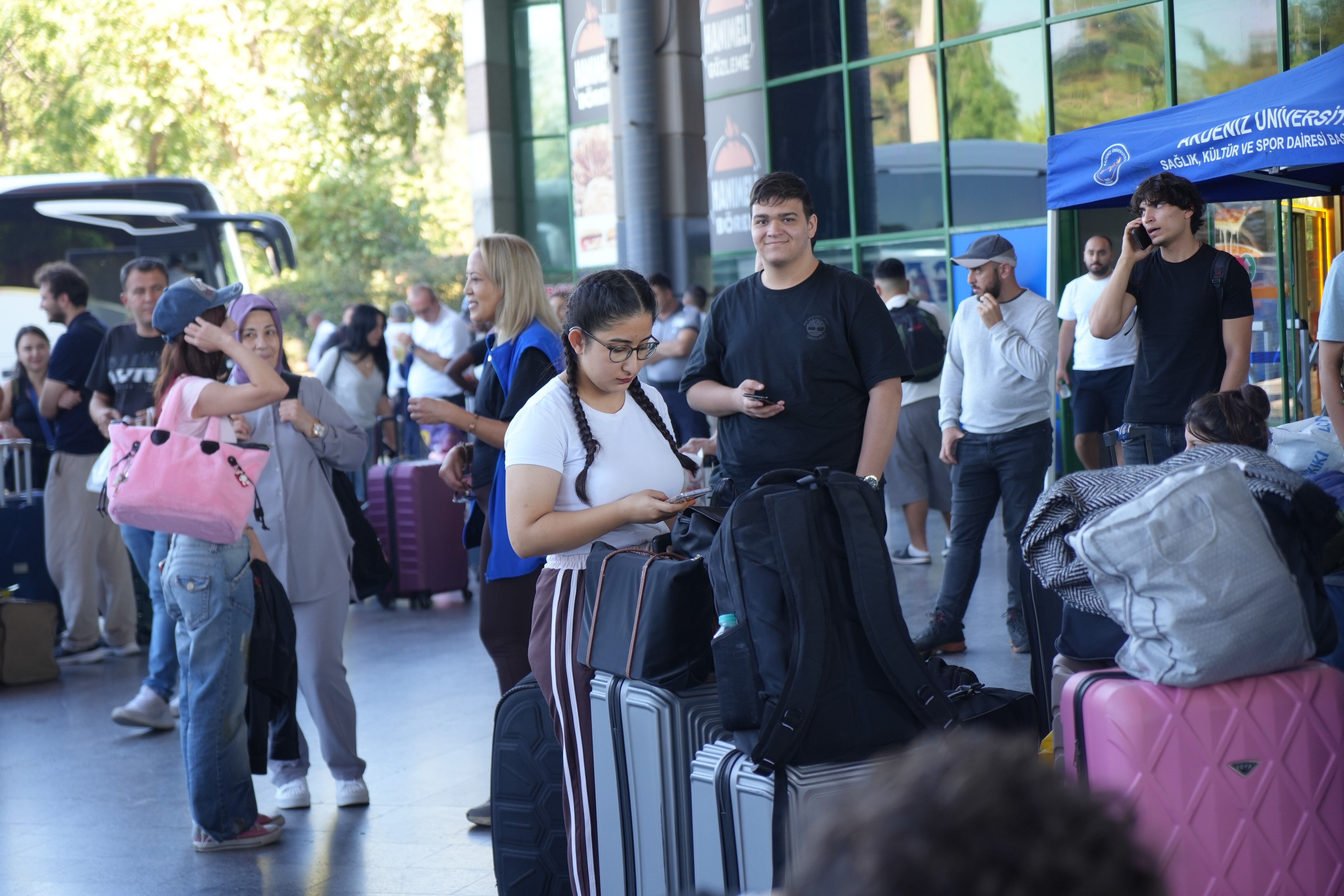 Antalya’ya Üniversite Için Gelen Öğrenciler Yalnız Bırakılmadı (2)