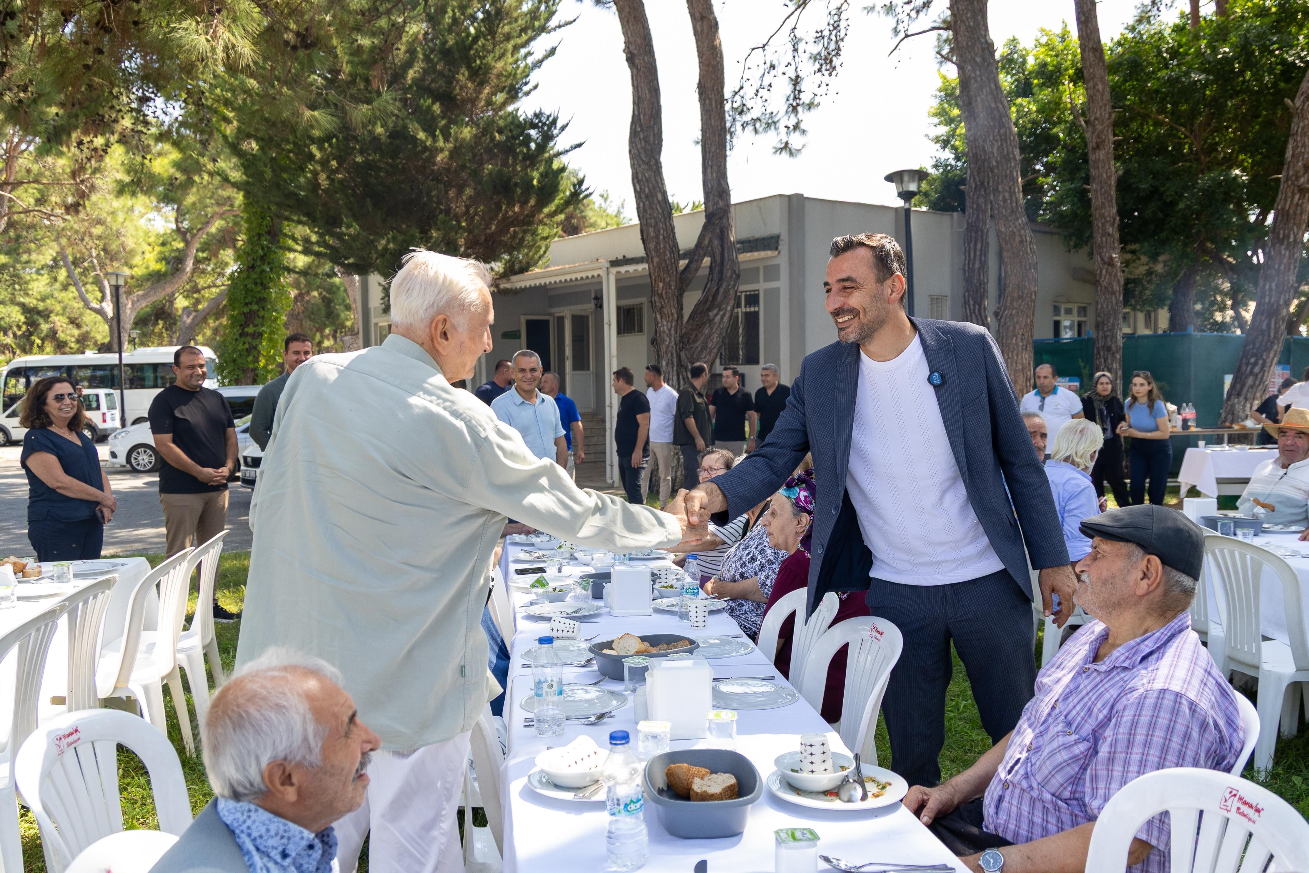 Başkan Vekili Mehmet Çiçek, Huzurevi Sakinleriyle Piknikte Buluştu (5)