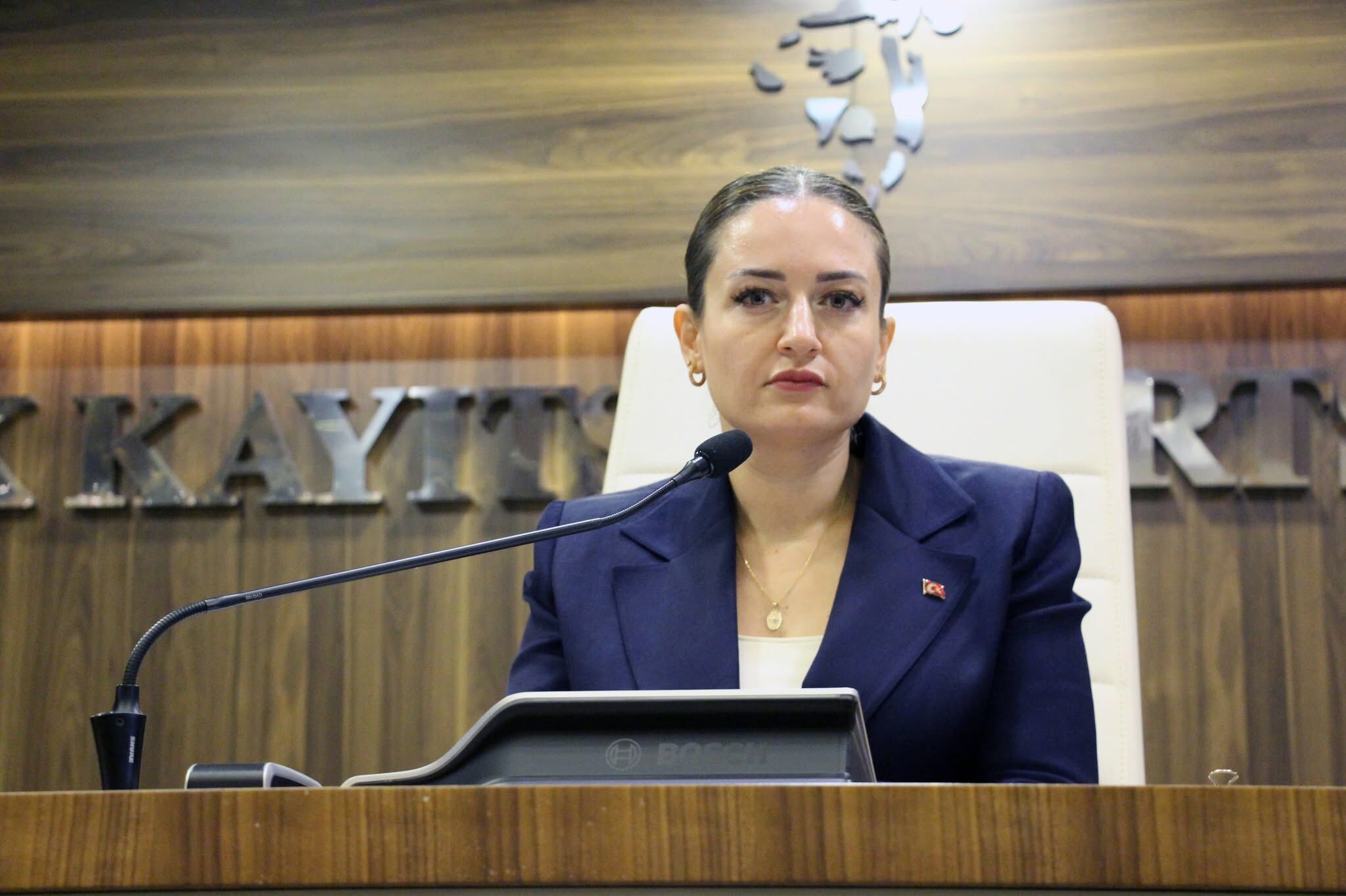Busra Ozdemir Ak Partiye Mi Geciyor (2)
