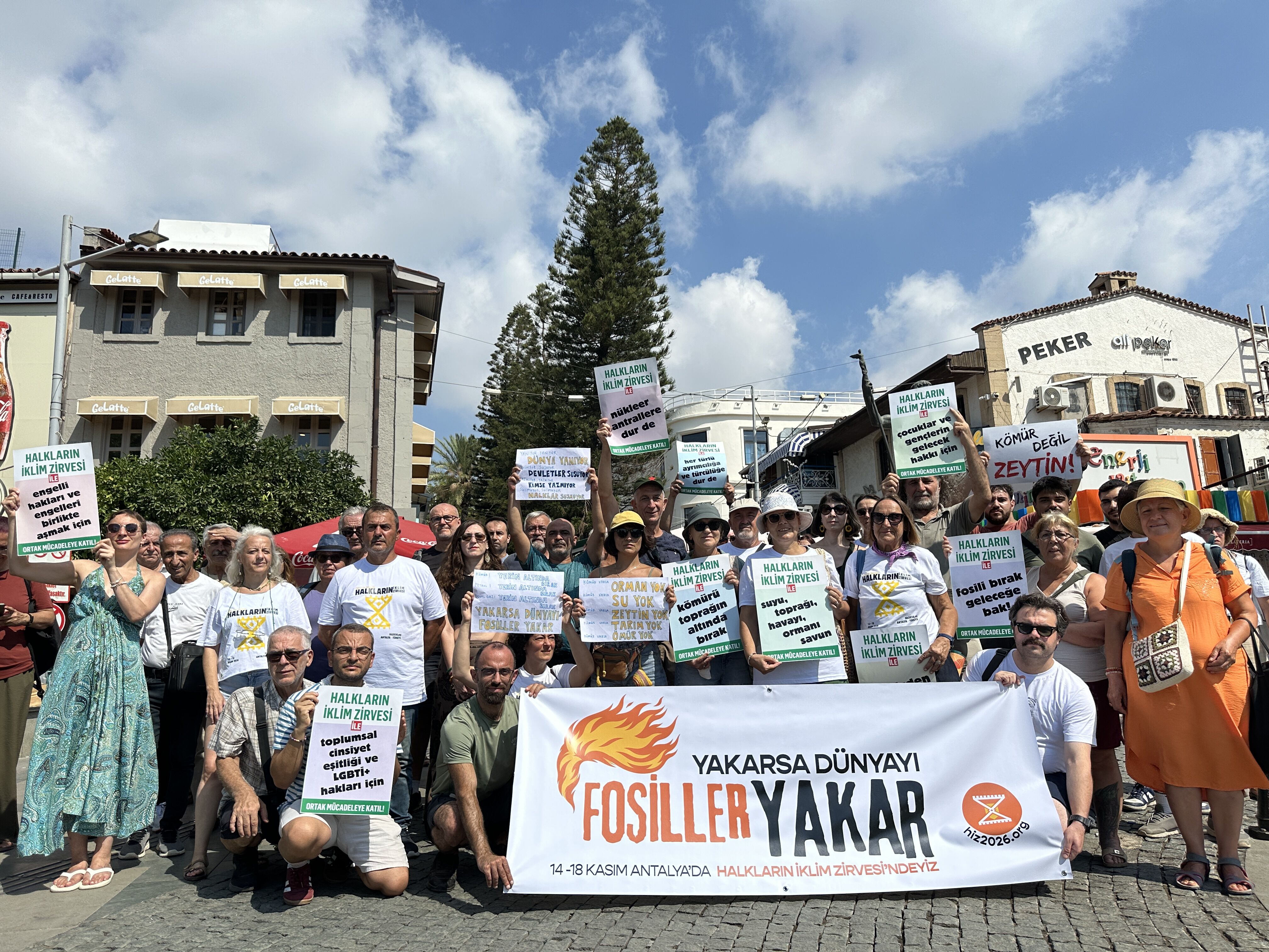 Cop31 Öncesi Antalya’da Iklim Kampanyası “Yakarsa Dünyayı Fosiller Yakar” (10)